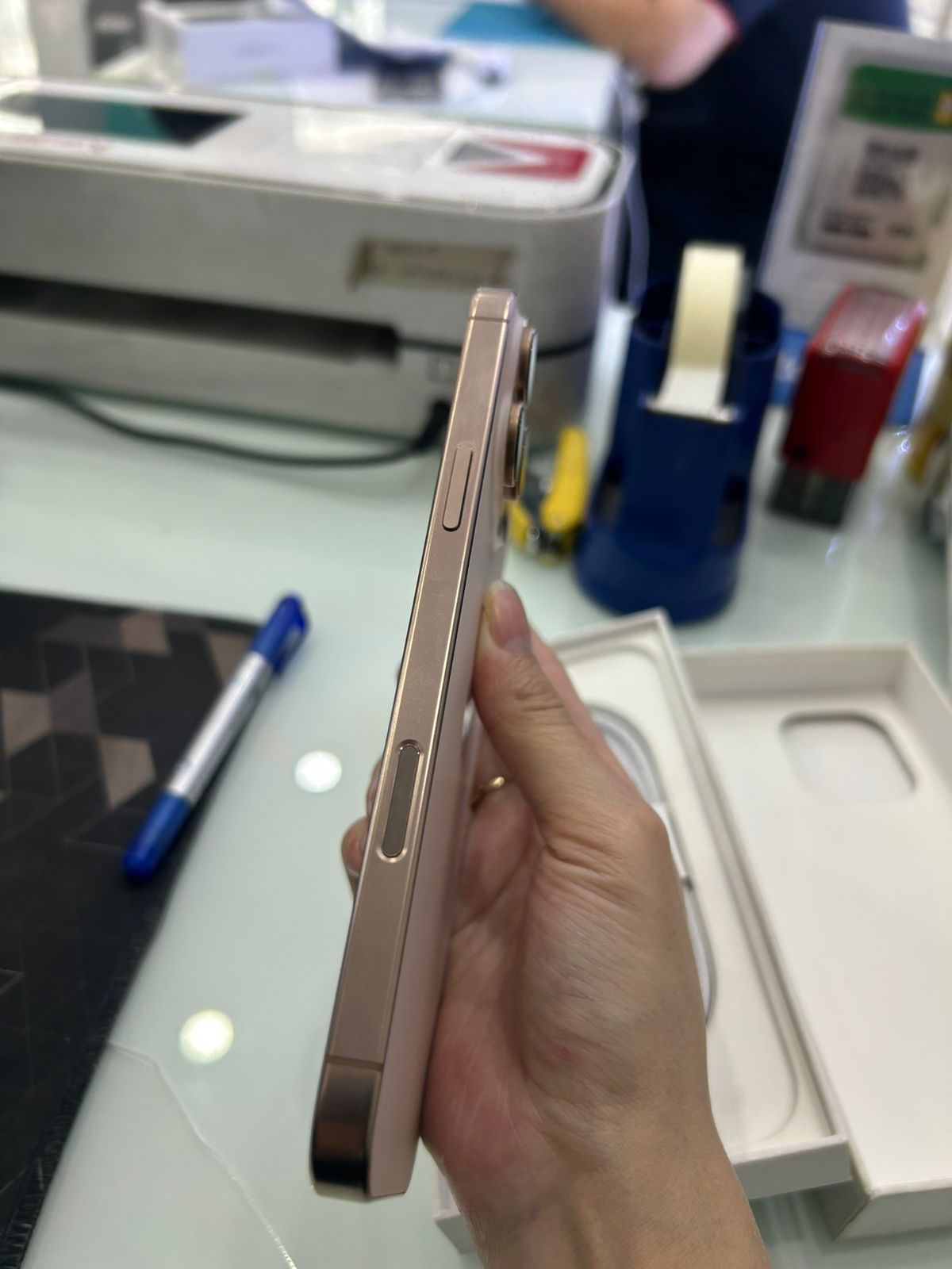 (DEMO) ĐTDĐ Apple iPhone 16 Pro Max Desert 256GB