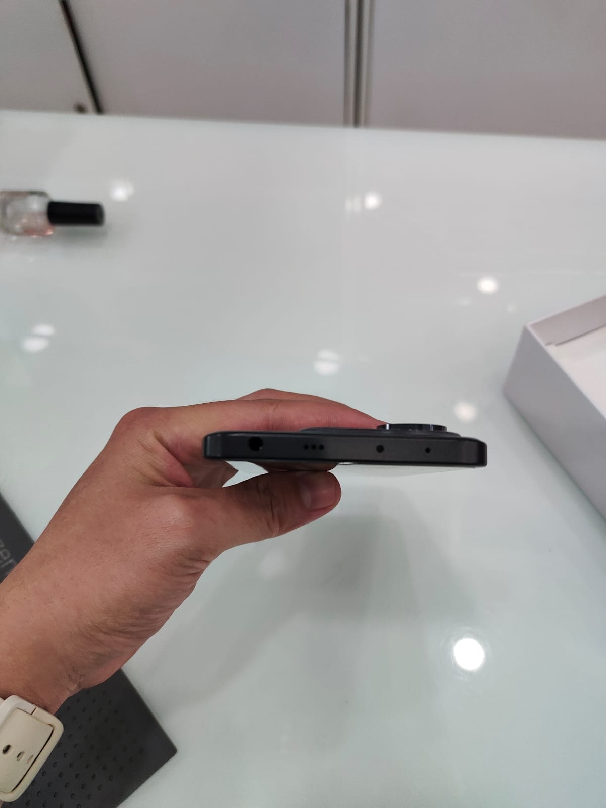 ĐIỆN THOẠI DI ĐỘNG (TEL) REDMI NOTE 14 5G 6.67/MTK D7025 ULTRA/8G/256G/108+8+2MP/20MP/5110mAh (24094RAD4G)/MIDNIGHT BLACK