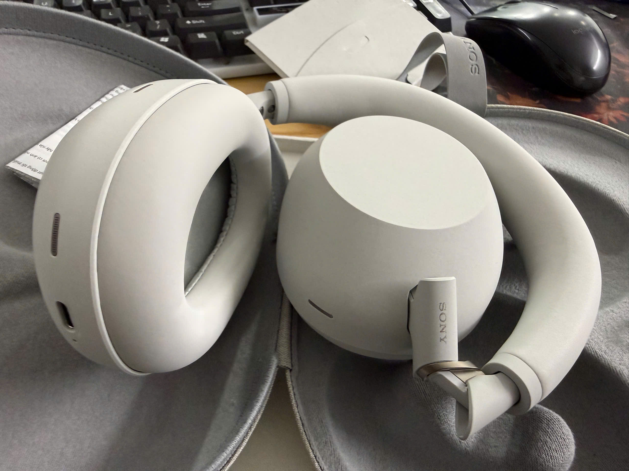 Tai nghe chống ồn không dây Sony WH-1000XM6 TBH