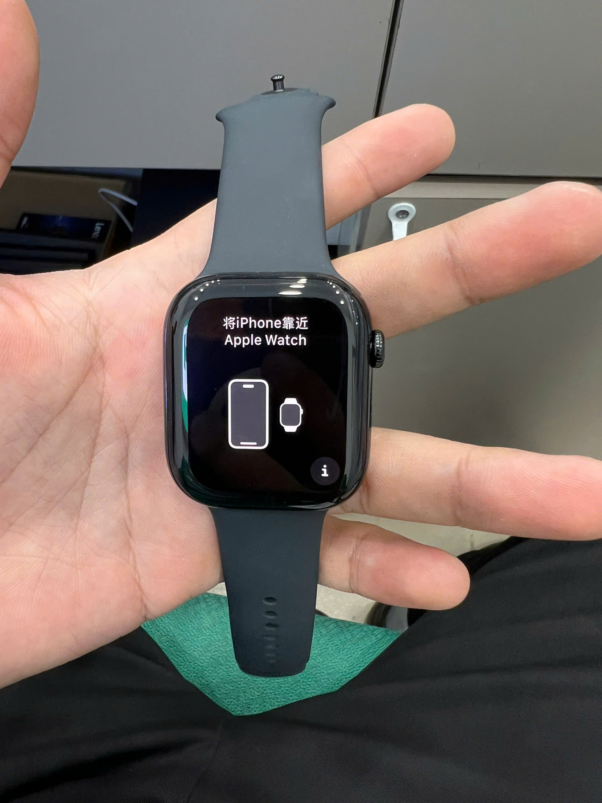 Apple Watch Series 10 GPS 46mm Jet Black Aluminium Case with Black Sport Band - S/M_3N496PA/A - SMW239PFX04 - 3N496PAZTN