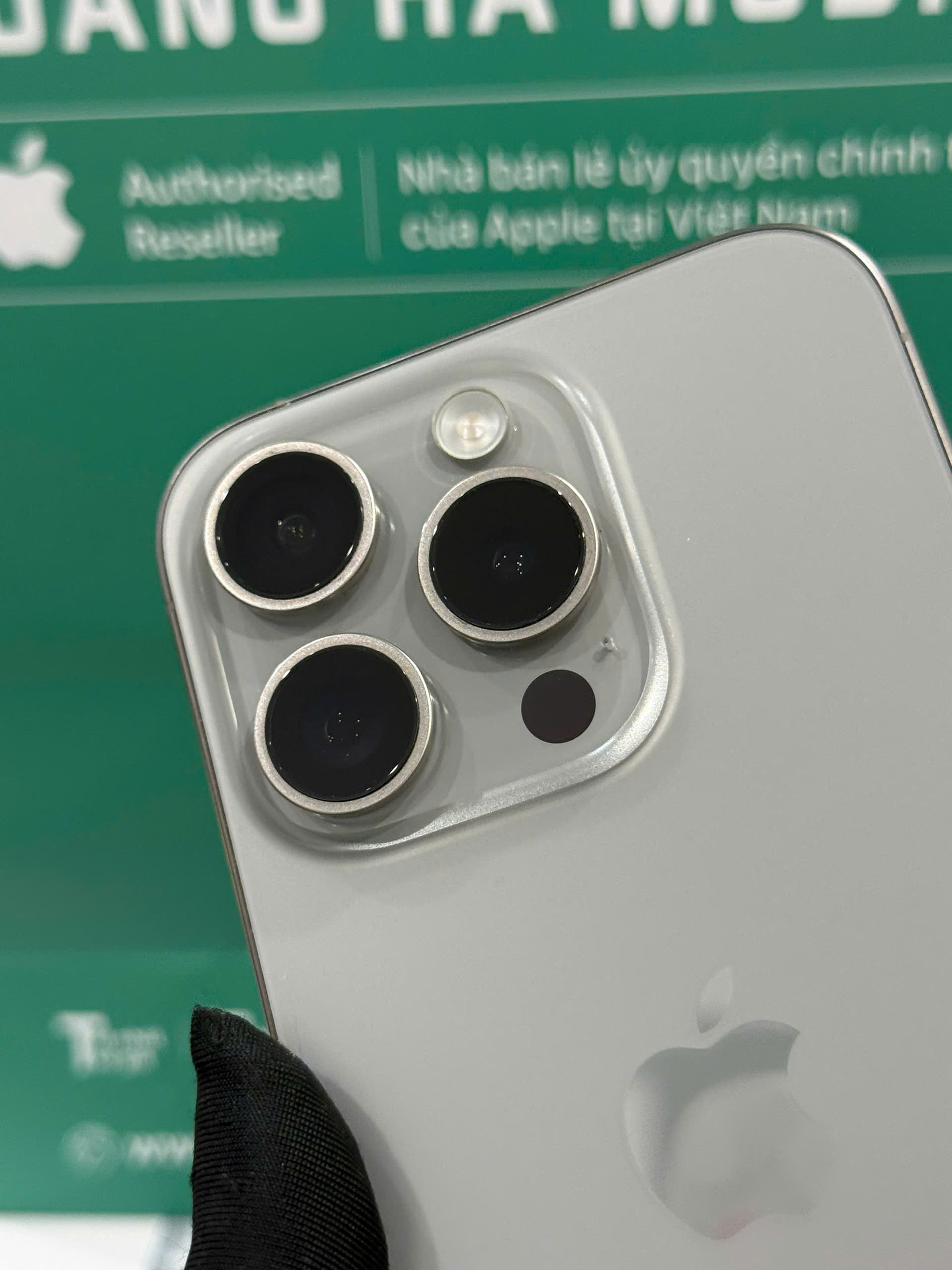 ĐTDĐ Apple iPhone 15 Pro 128GB Natural Titanium_MTUX3VN/A - M6R9Q9WC9V - MTUX3VN