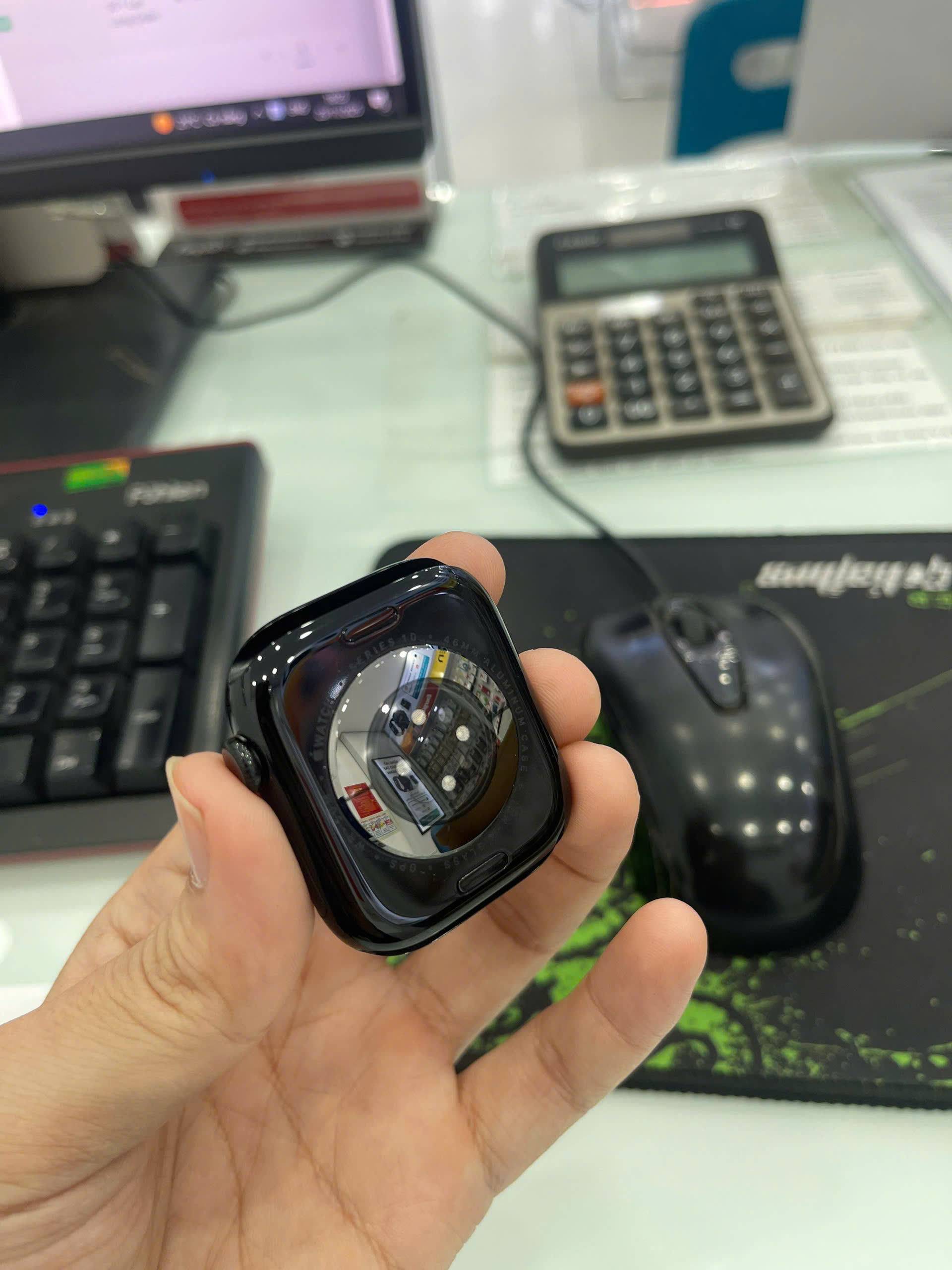 Apple Watch Series 10 GPS 46mm Jet Black Aluminium Case with Black Sport Band - S/M_3N496PA/A - SH3YWHJ950M