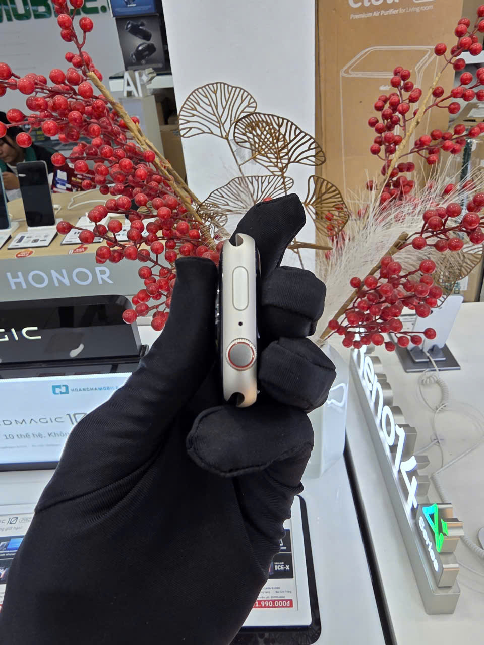 Apple Watch Series 7 GPS + Cellular, 45mm Starlight Aluminium Case Only