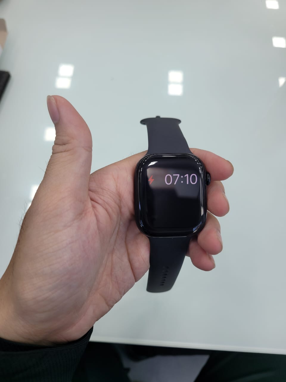  Apple Watch Series 10 GPS 46mm Jet Black Aluminium Case with Black Sport Band - cũ