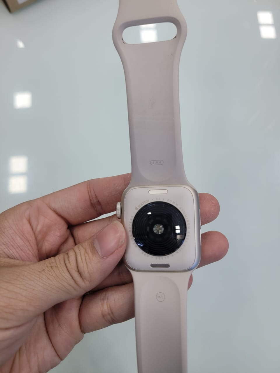 Apple Watch SE 2022 GPS 40mm Starlight Aluminium Case Only - cũ