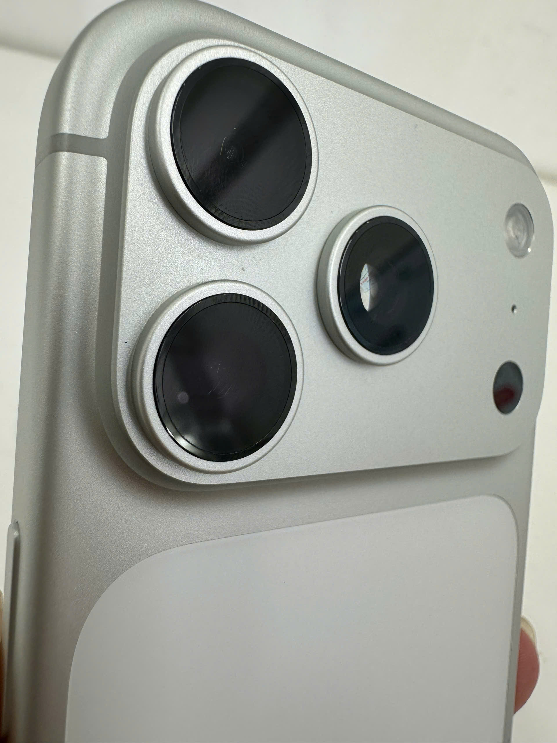 ĐTDĐ Apple iPhone 17 Pro 256GB Silver_MG8G4ZP/A - SHNJR9CRWQW - TBH