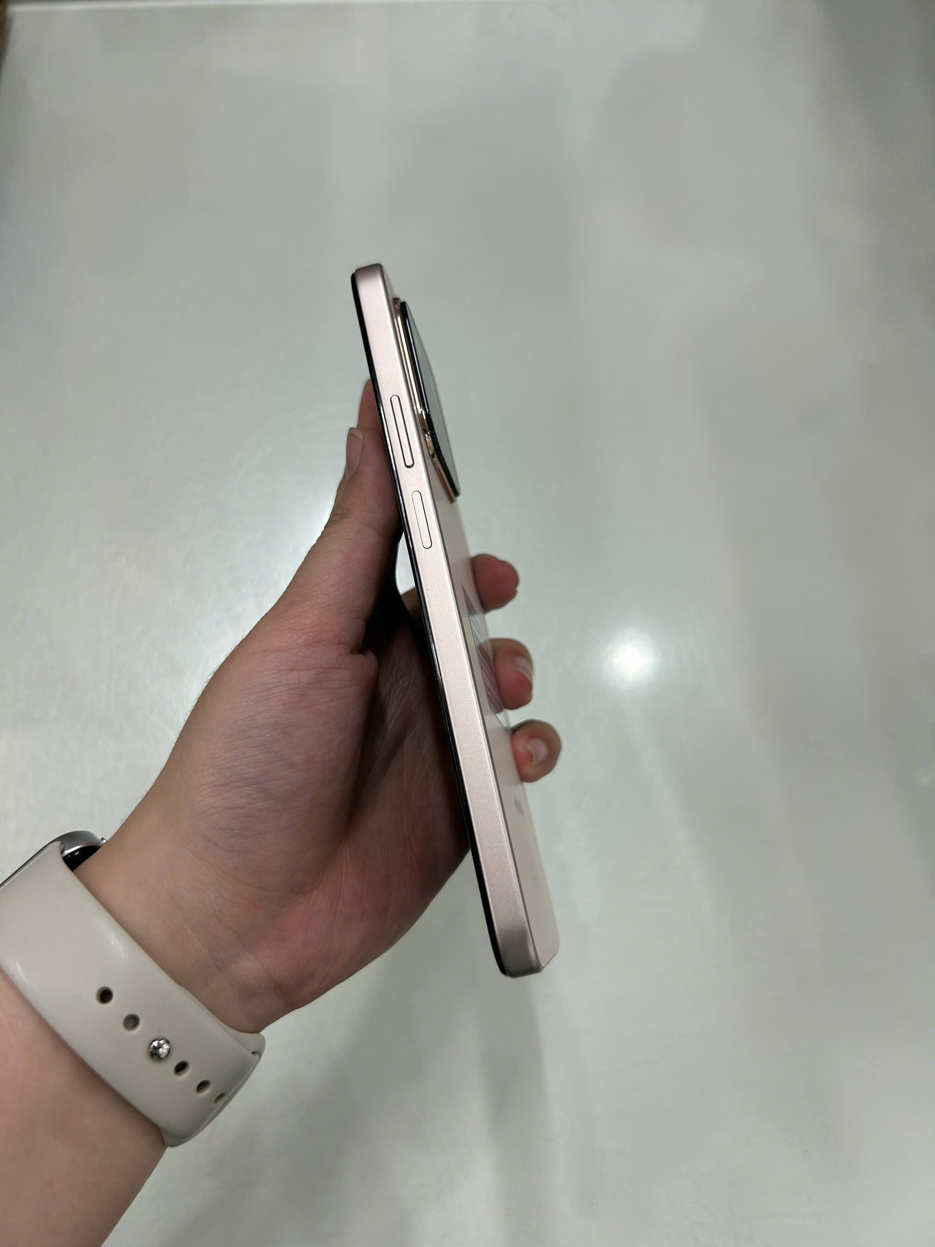 Điện thoại di động Honor X7d (8+256GB) Vàng (Desert Gold)_LGN-LX2 - 865779081849625 - LGNLX2256GOLD