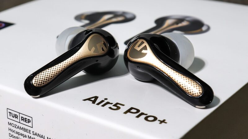 Tai nghe Bluetooth SoundPEATS Air5 Pro+ có khả năng chống ồn đàm thoại chất lượng cao với 3 micro mỗi bên