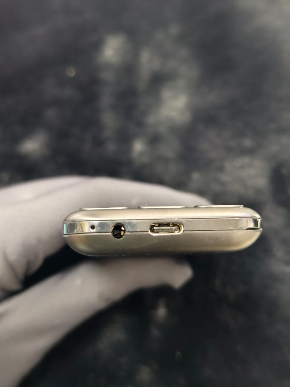 Điện thoại Viettel T2 - 4G (DÙNG MỌI LOẠI SIM) TBH