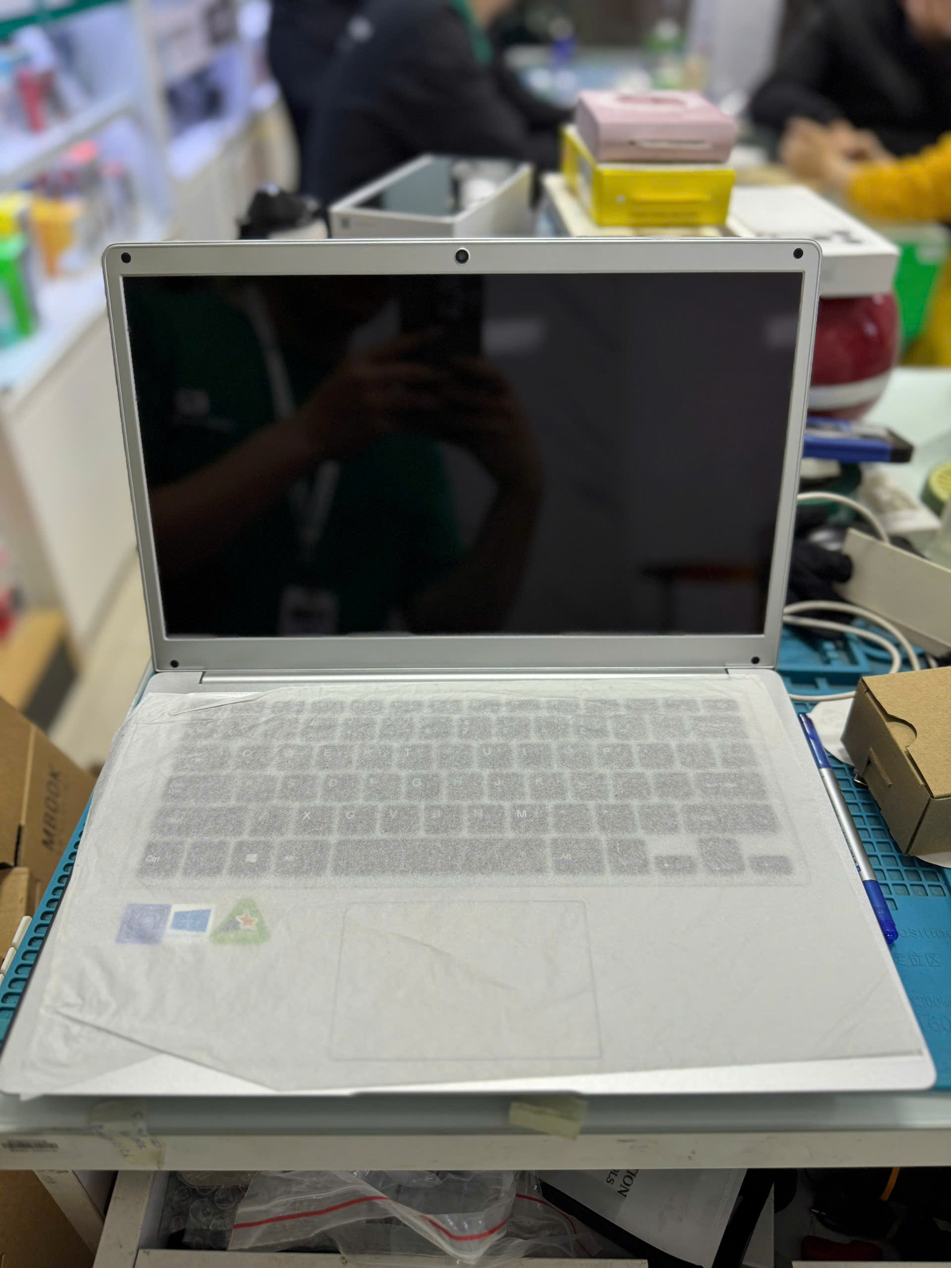 Máy tính xách tay M-SMART MBOOK 1409A