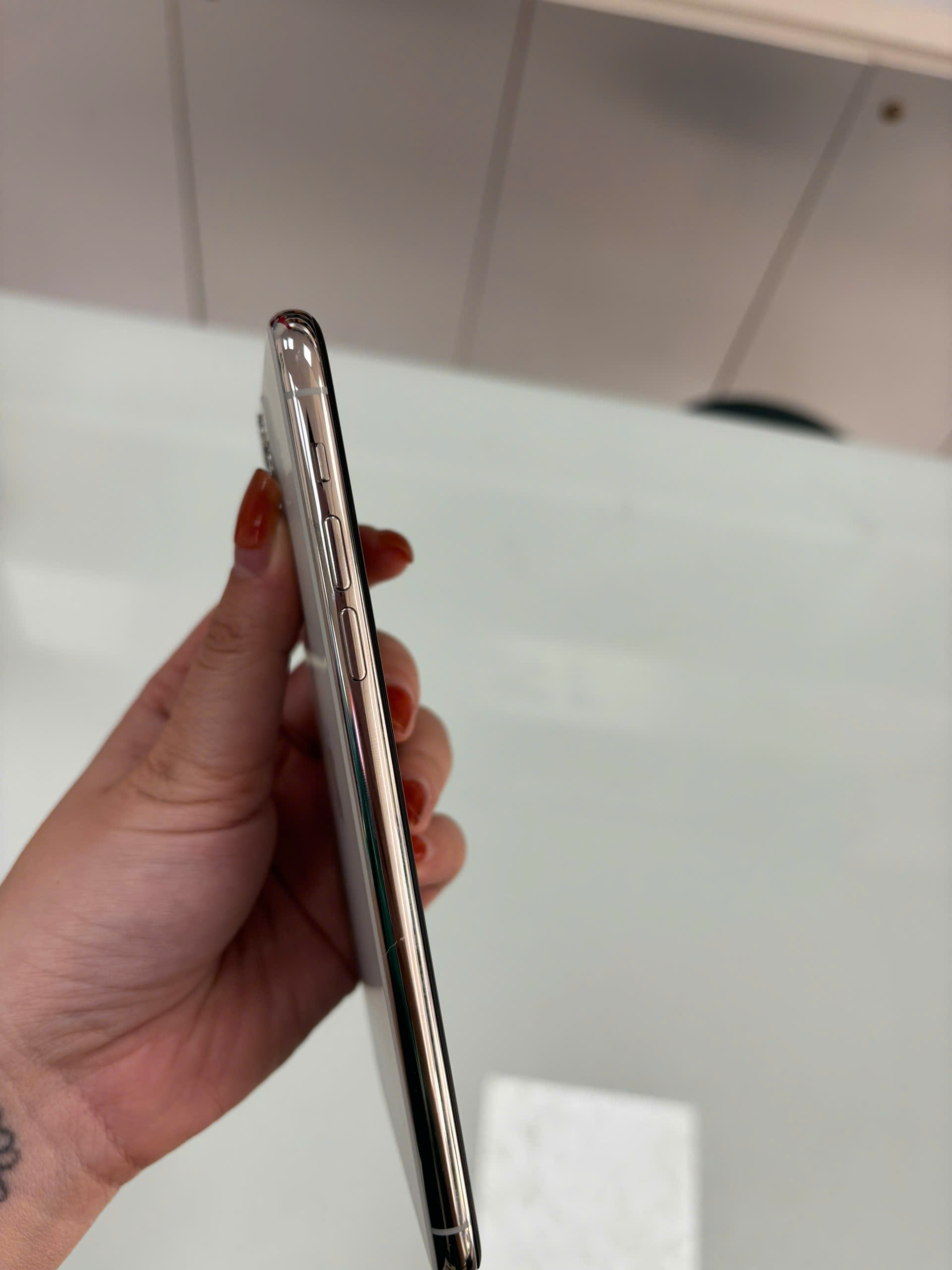 Iphone 11 Pro Max 256GB Cũ - Silver - CŨ