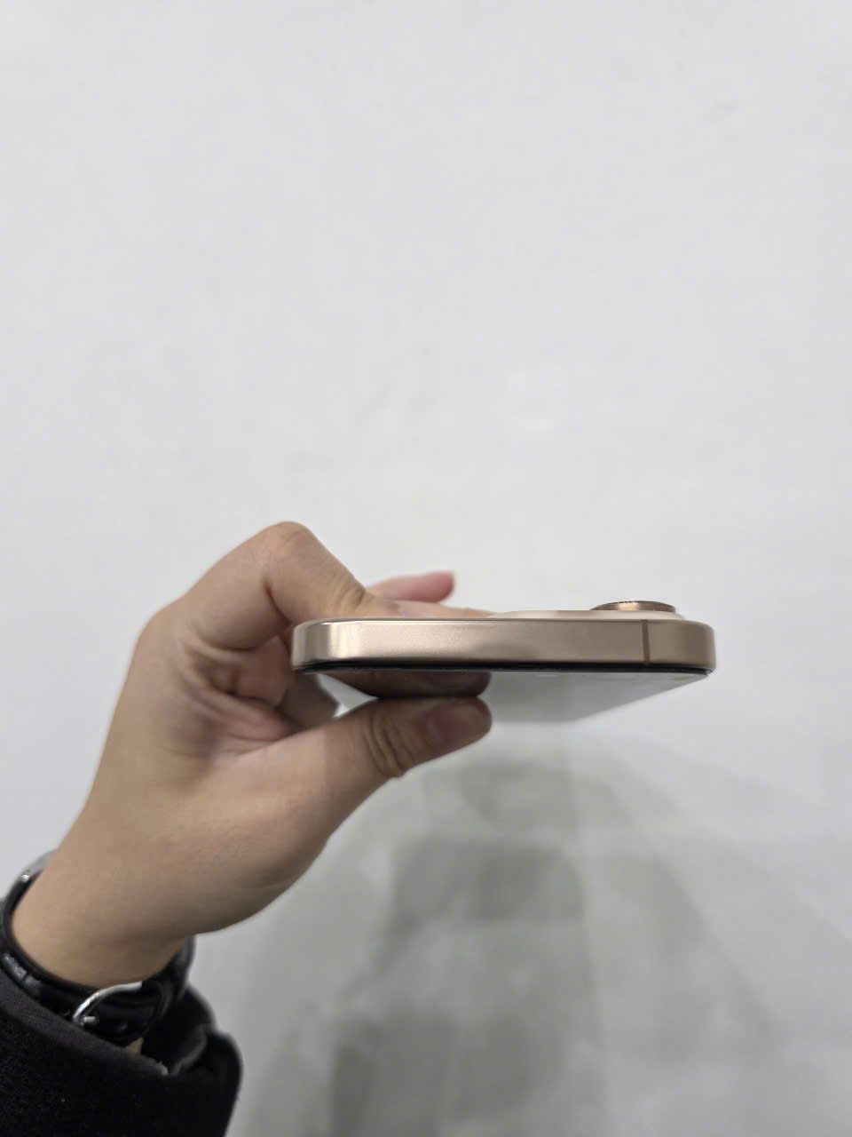 ĐTDĐ Apple iPhone 16 Pro Max 256GB Desert Titanium