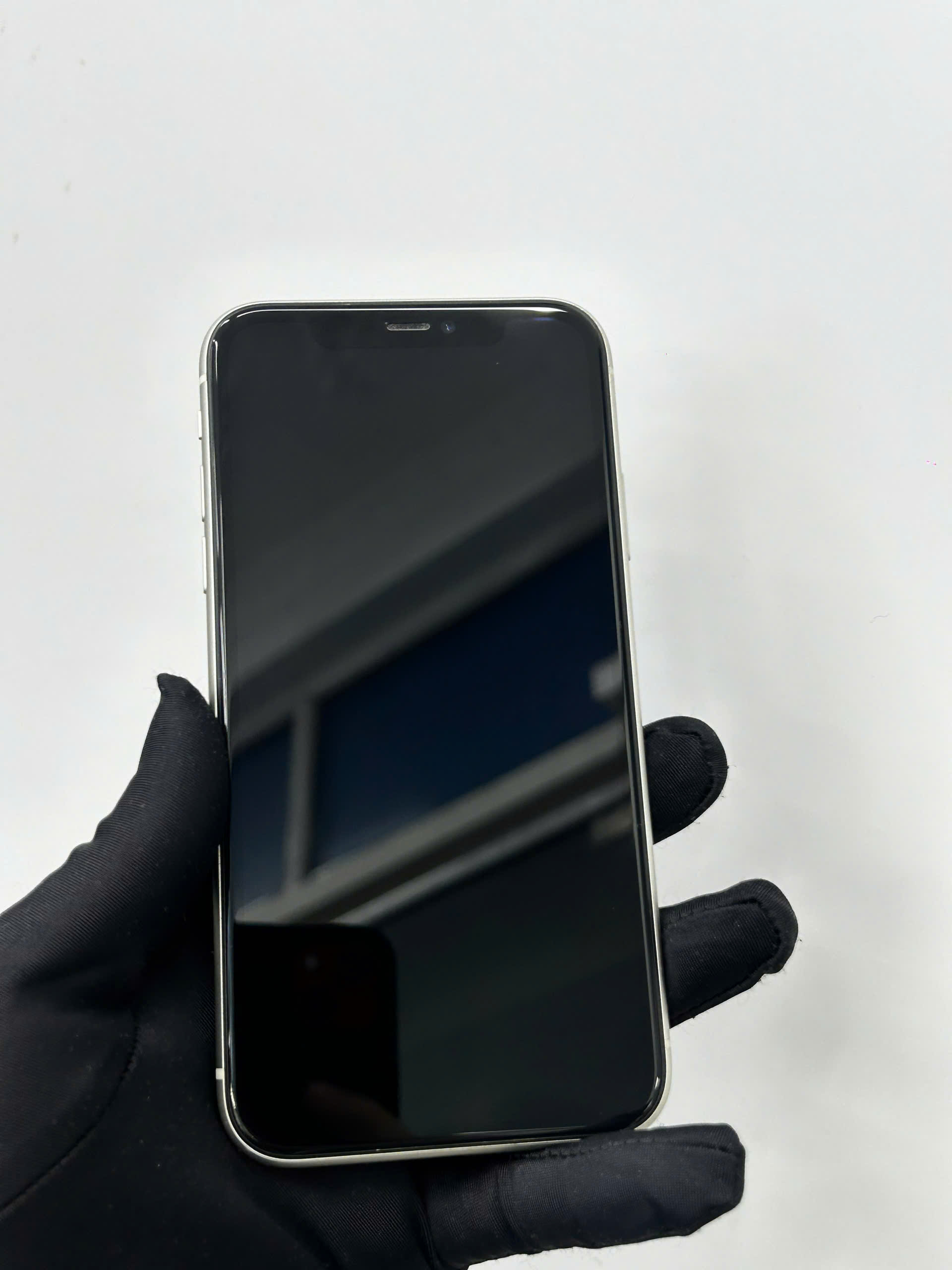 Iphone 11 64GB Cũ - White - Sdx3ld1nnn736 - IC1164W