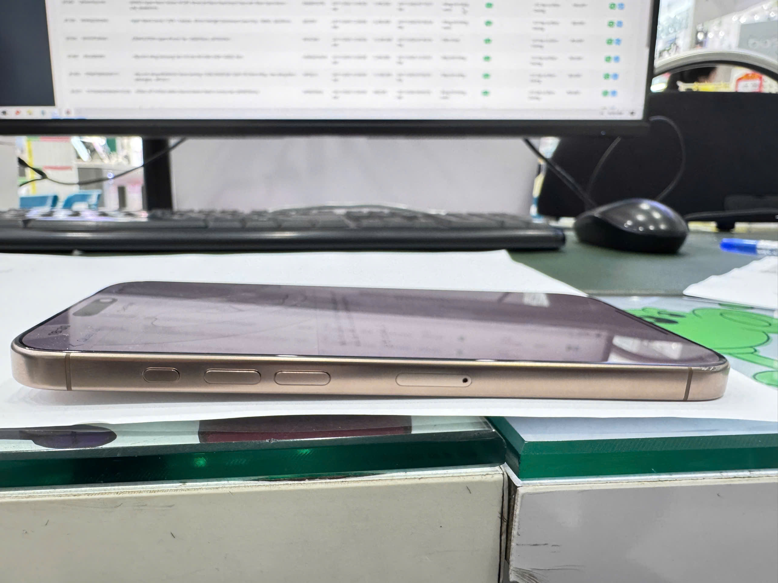 ĐTDĐ Apple iPhone 16 Pro Max 256GB Desert Titanium_MYWX3VN/A - K23K6F9DY4 - MYWX3VN