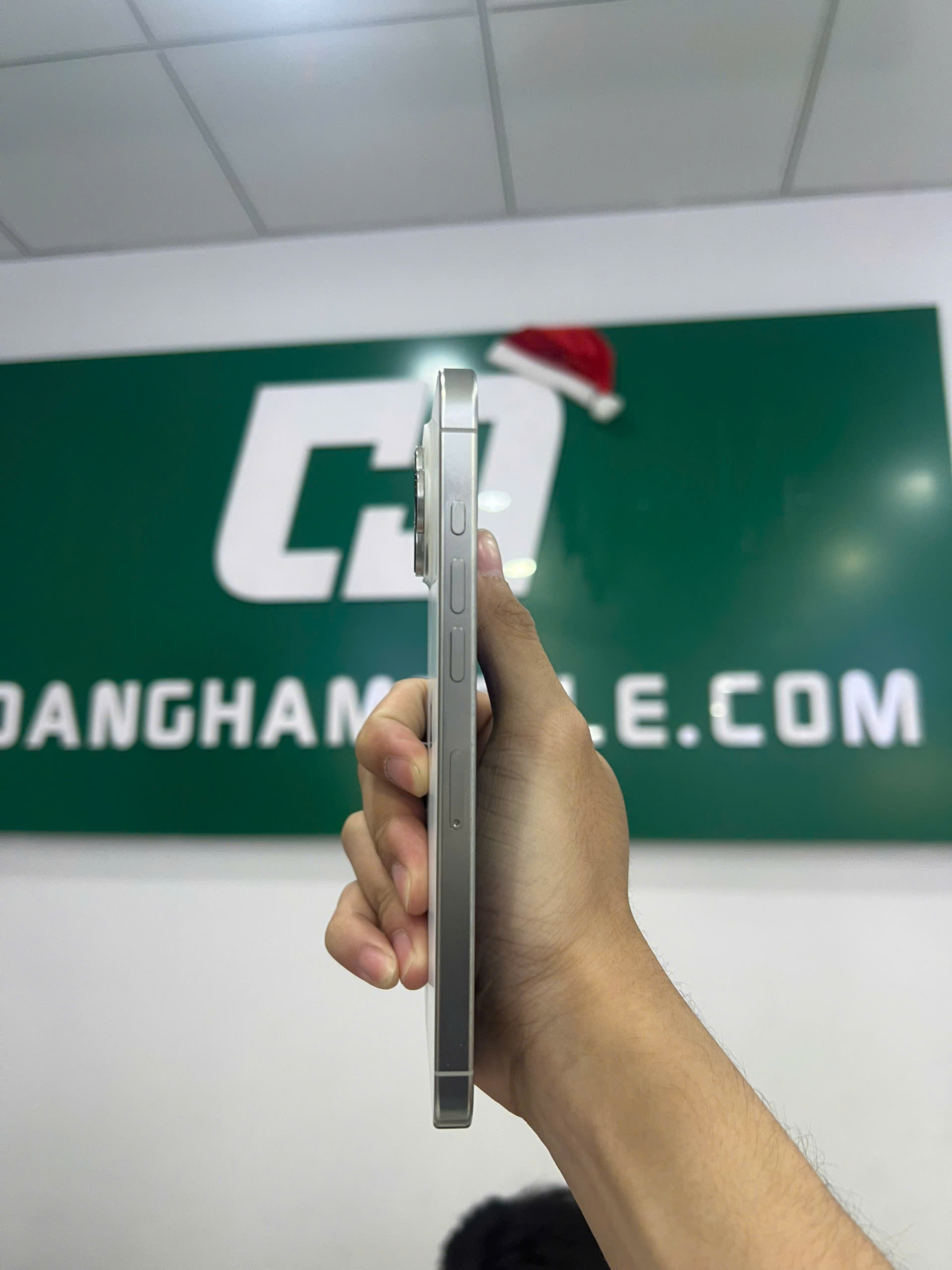 ĐTDĐ Apple iPhone 16 Pro Max 256GB White Titanium_MYWW3VN/A - HM6RM06GQ7 - MYWW3VN