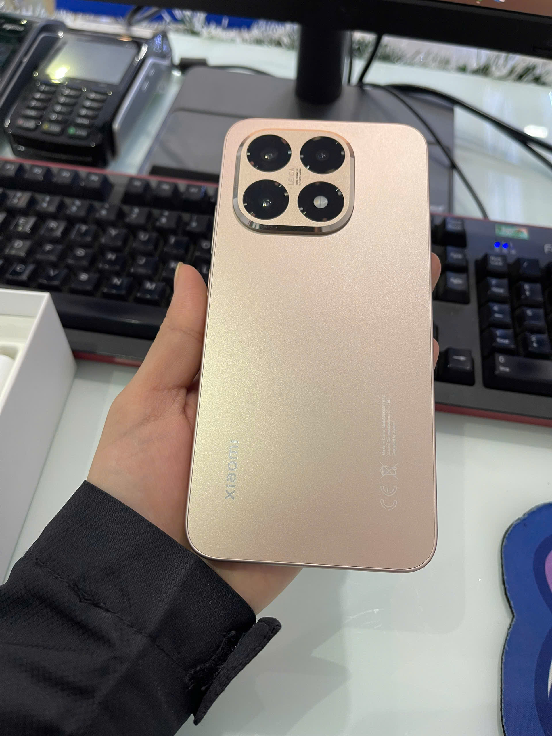 ĐIỆN THOẠI DI ĐỘNG (TEL) XIAOMI 15T 6.83"/MTK D8400 Ultra/12G/512G