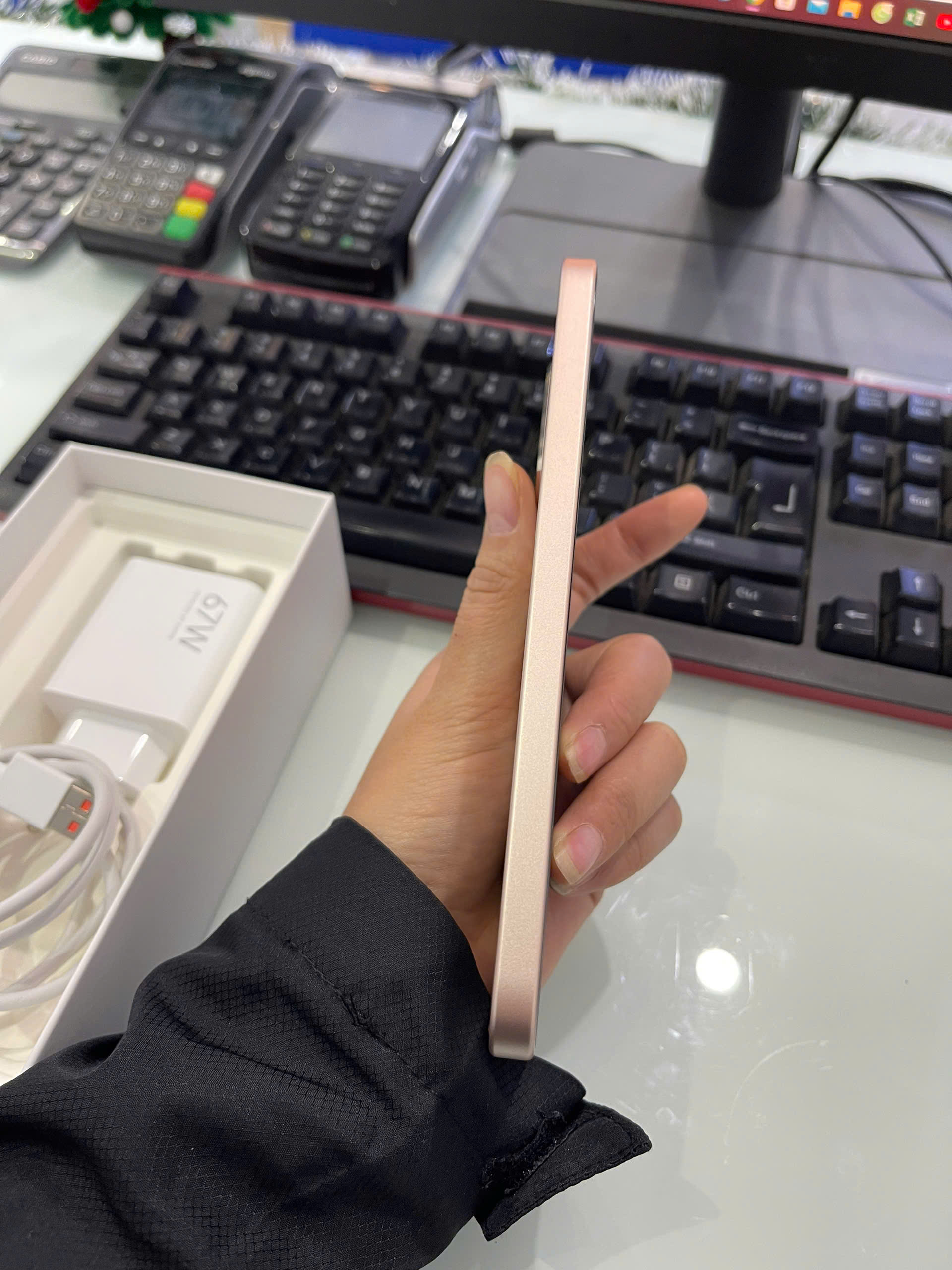 ĐIỆN THOẠI DI ĐỘNG (TEL) XIAOMI 15T 6.83"/MTK D8400 Ultra/12G/512G/50+50+12MP/32MP/5500mAh (25069PTEBG)/VÀNG (6932554451400)