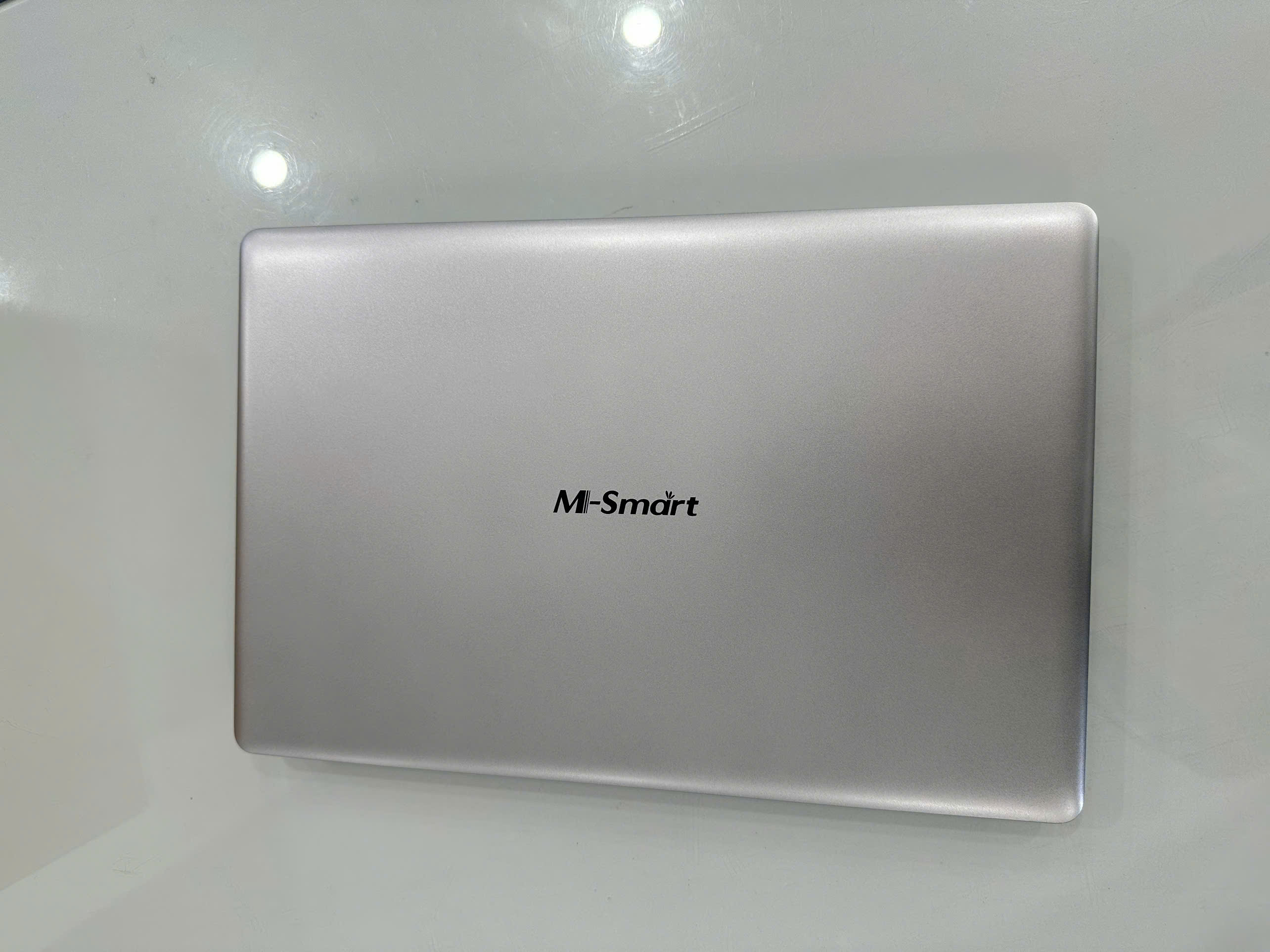 Máy tính xách tay M-SMART MBOOK