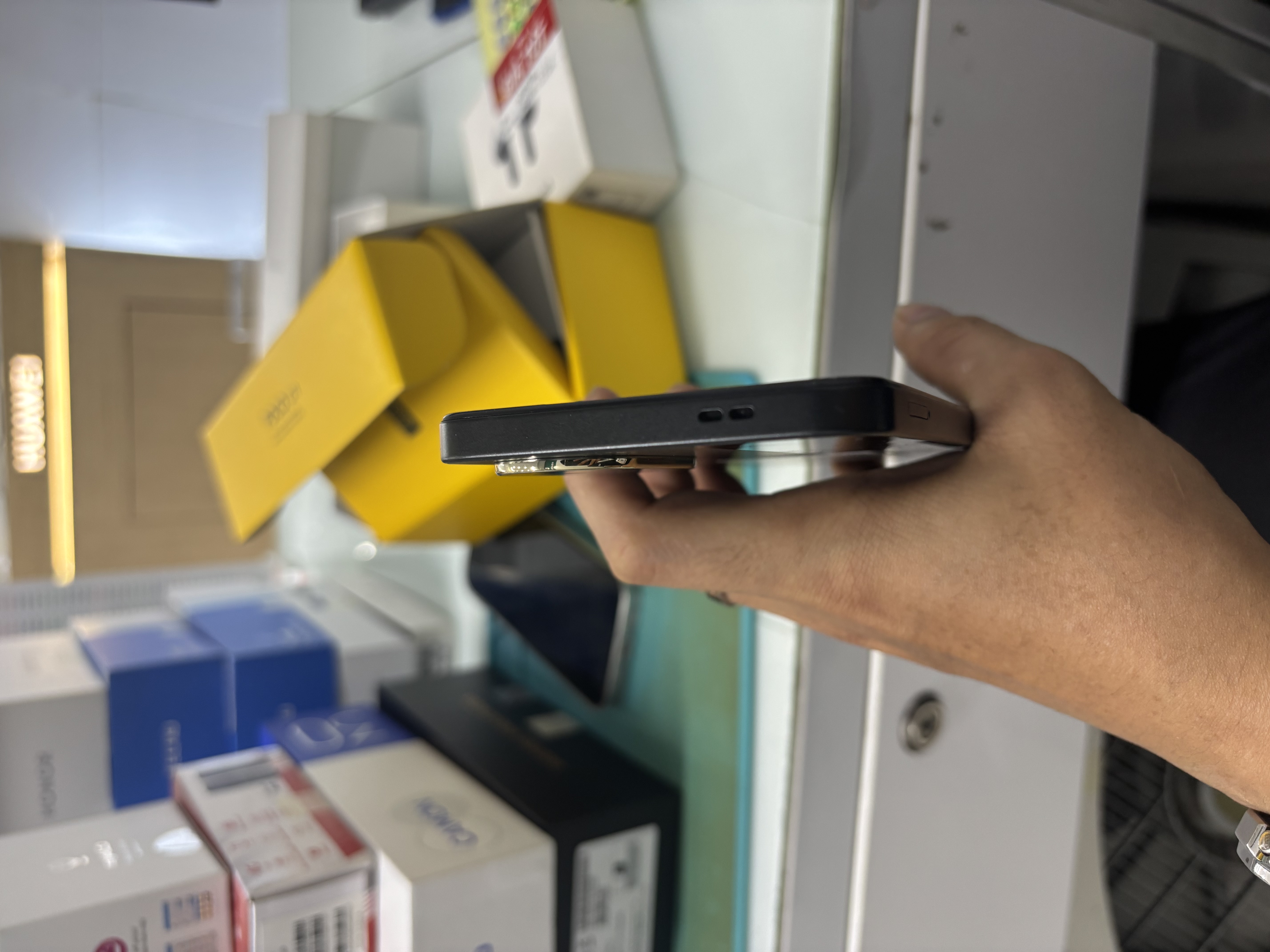 ĐIỆN THOẠI DI ĐỘNG (TEL) POCO C71 6.88"/Unisoc T7250/3G/64G/32MP+QVGA/8MP/5200mAh