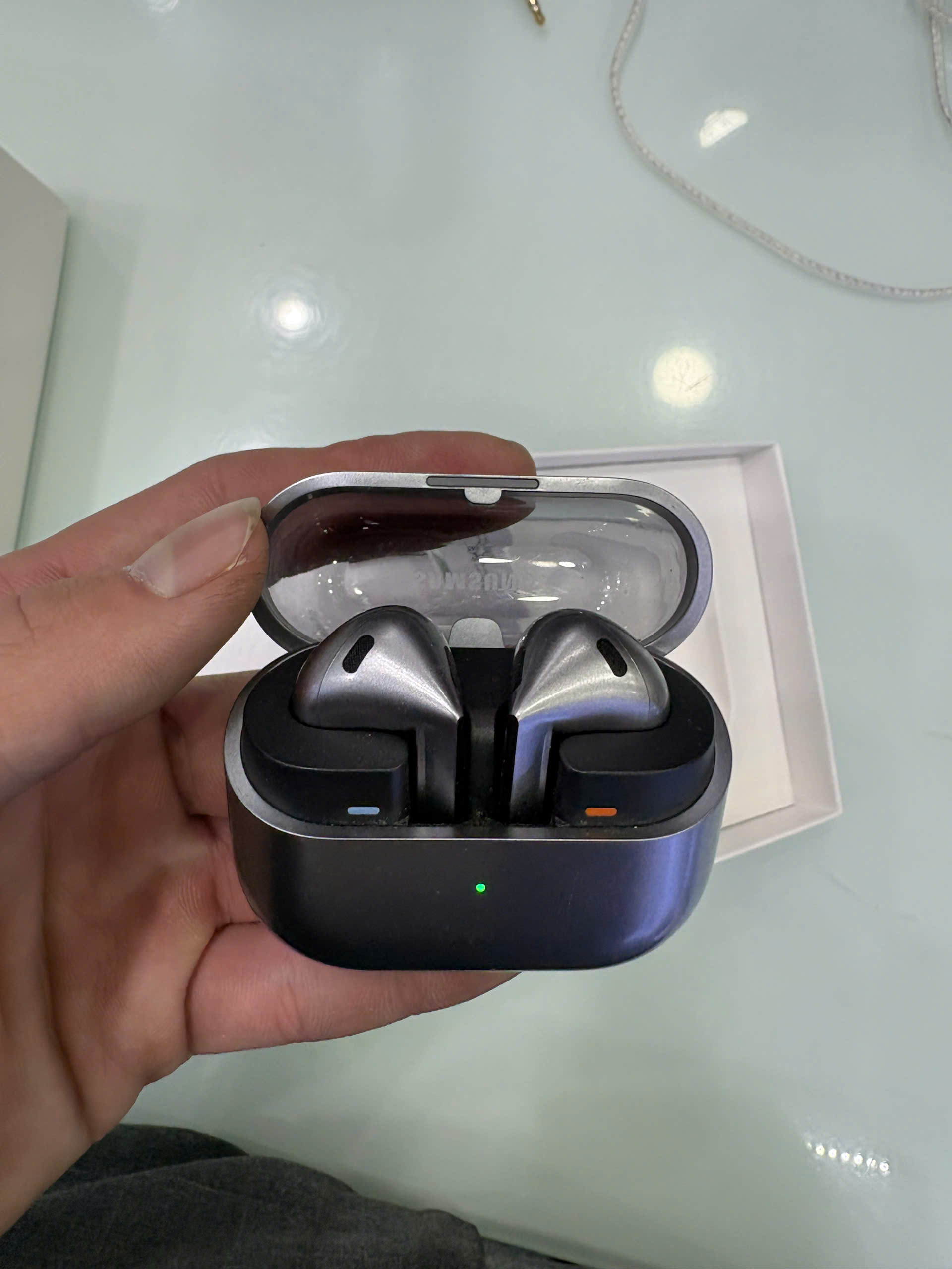 Samsung Galaxy Buds3 TBH