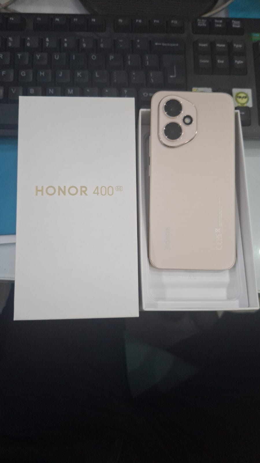 Điện thoại di động Honor 400 5G (12+256GB) Vàng (Desert Gold)_DNY-NX9 - 867238081160044 - H40012256GOLD