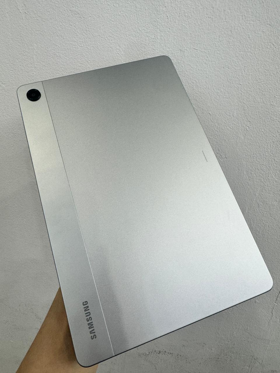 Máy tính bảng Samsung Tab A11 Plus Wifi SM-X230, 8GB+ 256GB, Bạc - R5GYB3GDYNH - X230NZSEXXV