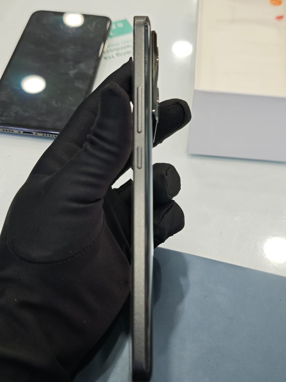 Điện thoại di động Xiaomi 13T - TN/Đen (2306EPN60G) 6.67/MTK D8200 Ultra/12G/256G/50MP+50MP+12MP/20MP/5000mAh