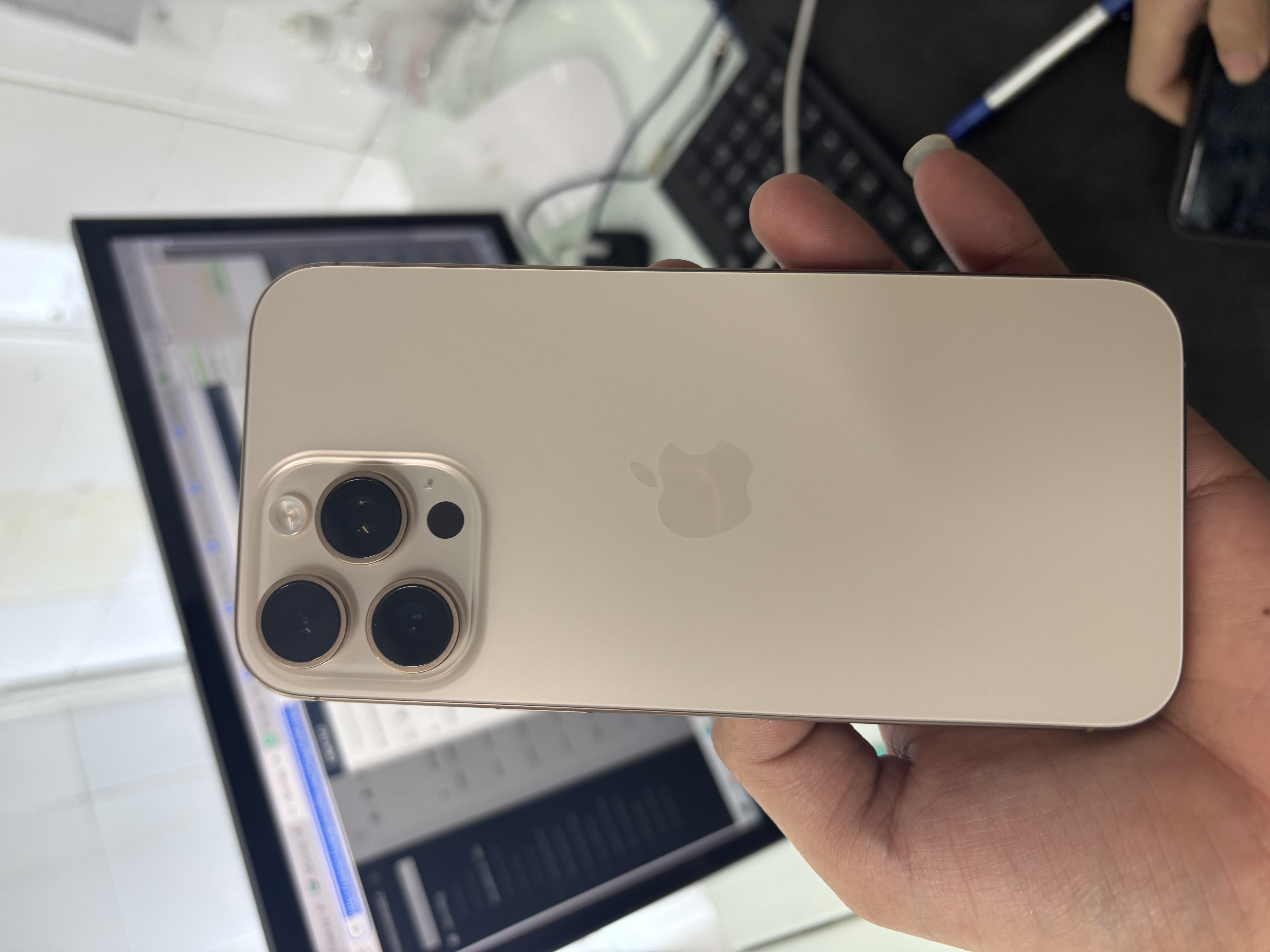 ĐTDĐ Apple iPhone 16 Pro Max 256GB Desert