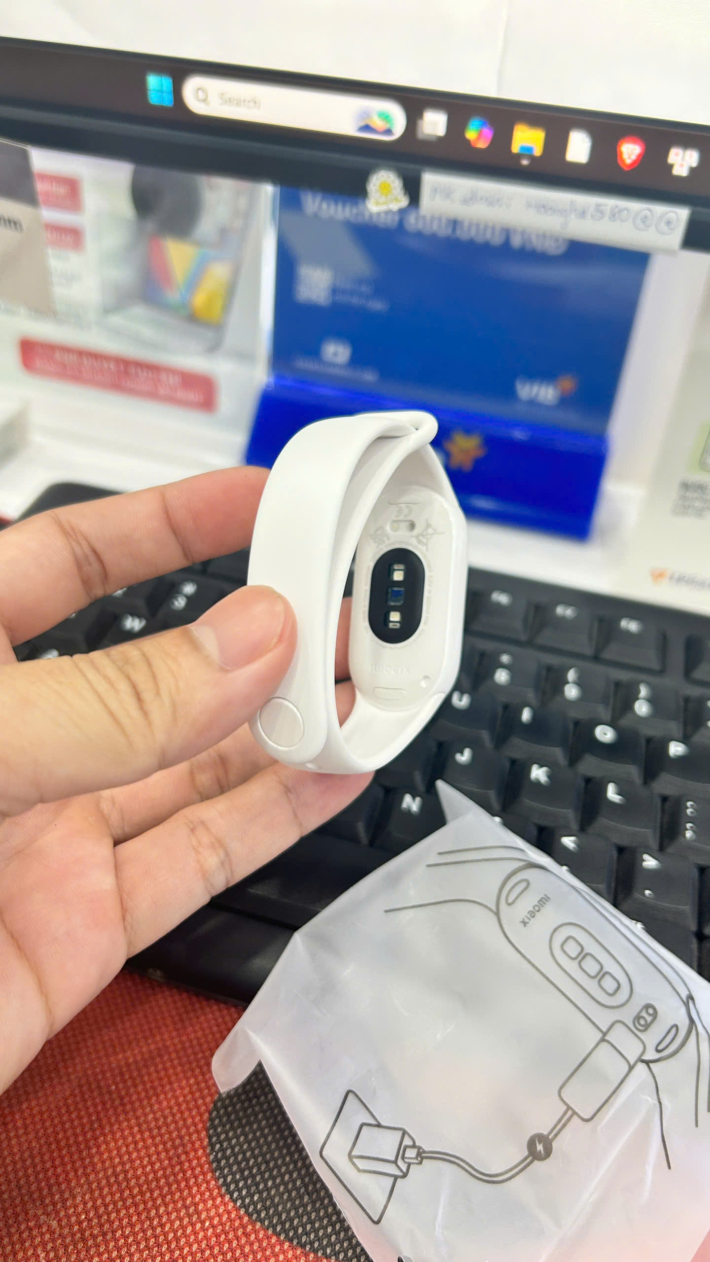 VÒNG ĐEO TAY THÔNG MINH (BAND) Xiaomi Smart Band 10 Trắng Ngọc Trai (BHR07Y5GL)