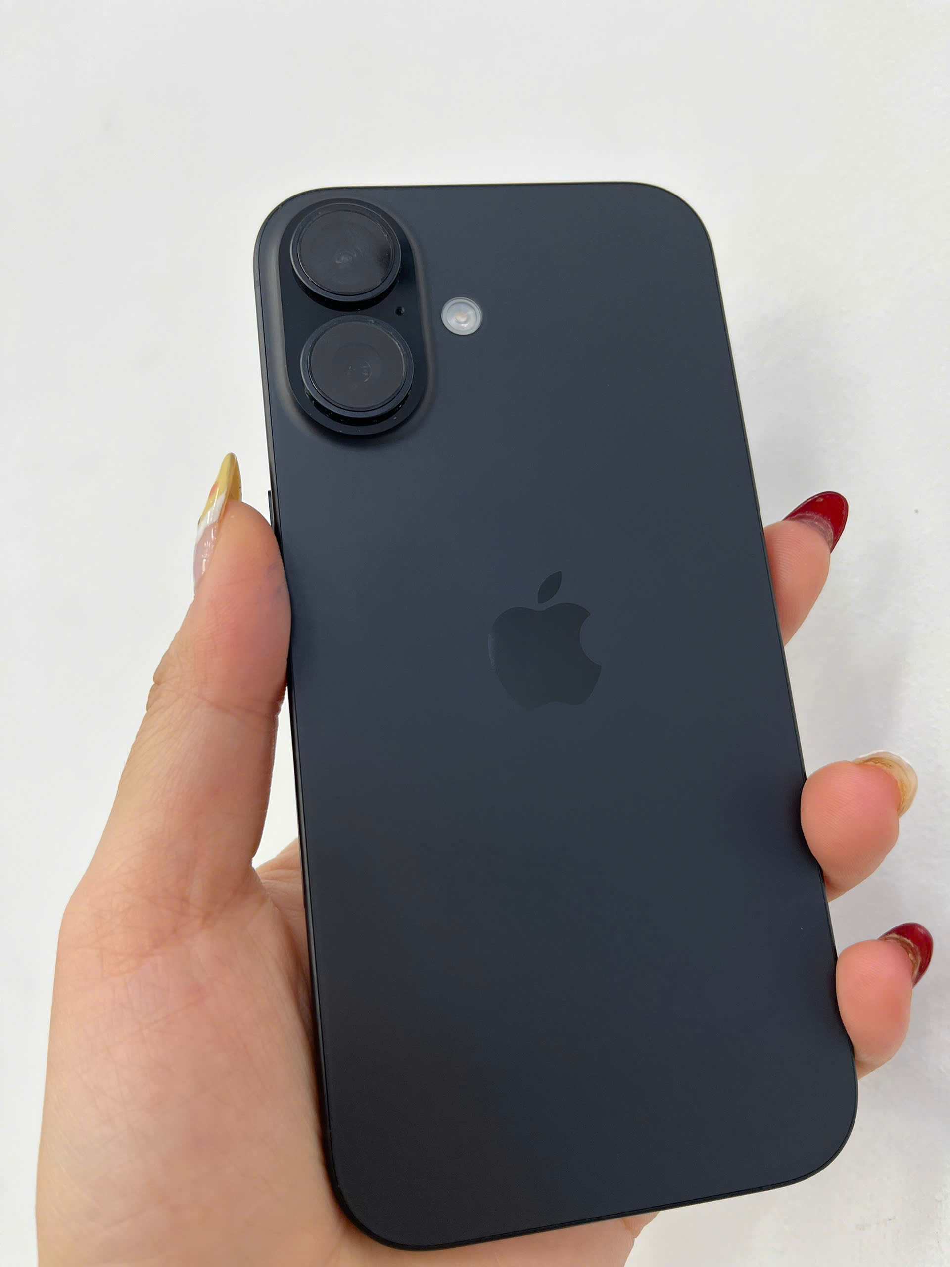 ĐTDĐ Apple iPhone 16 128GB Black - Cũ