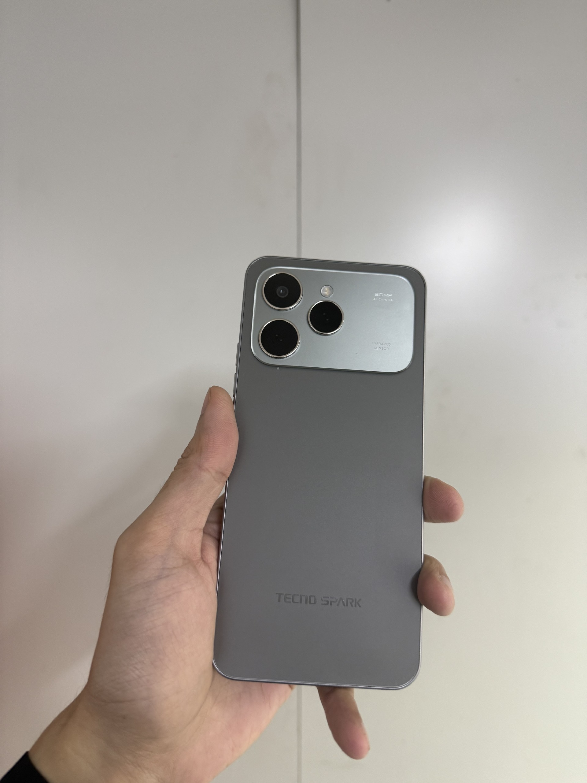 Điện thoại TECNO SPARK 40 (8+8GB/256GB) TBH