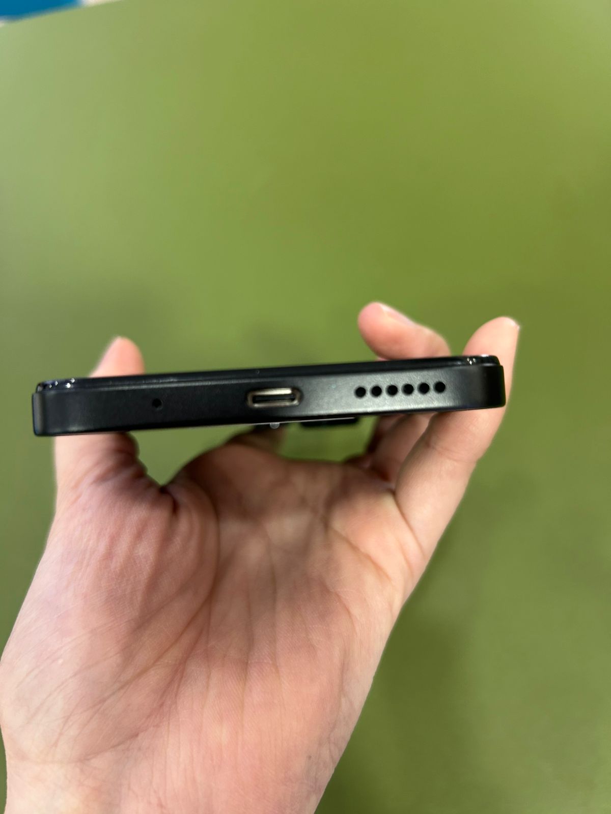 Điện thoại di động Redmi 13 Midnight Black 6GB RAM 128GB ROM (2404ARN45A)_MZB0GYSEU