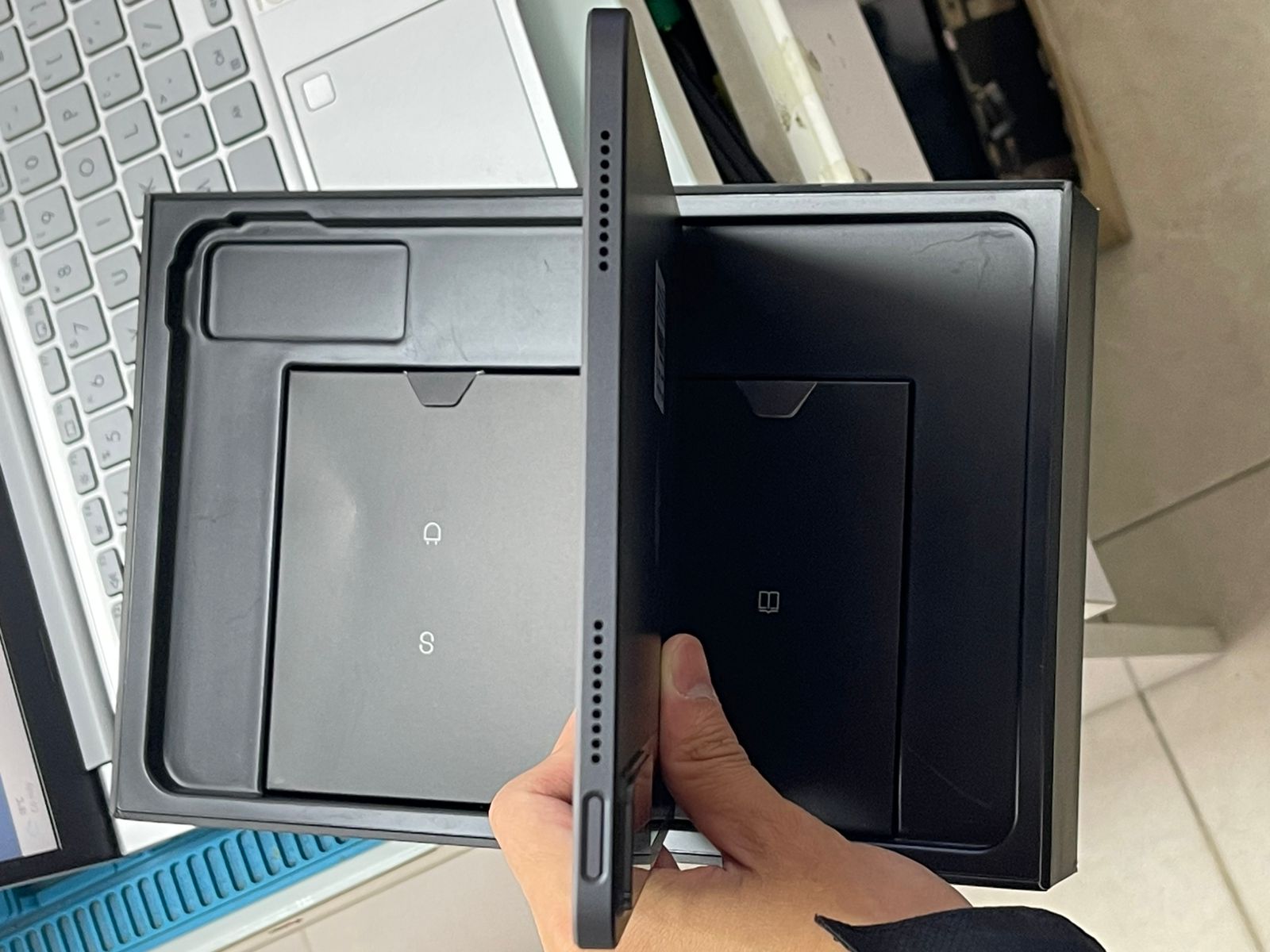 Máy tính bảng REDMAGIC Nova Gaming 12GB/256GB Bản Quốc Tế Chính Hãng - Đen Bóng Đêm (Midnight)