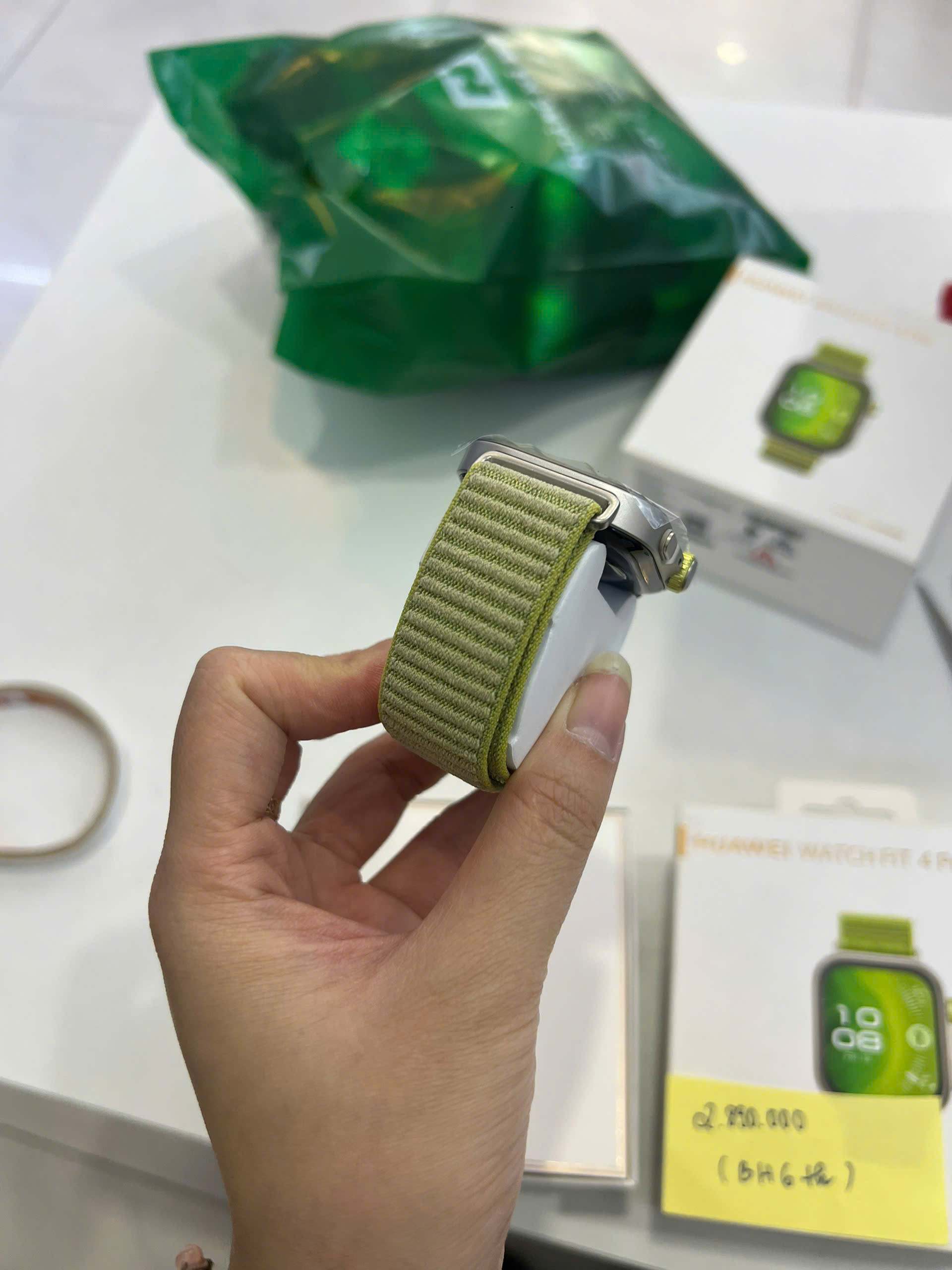 ĐỒNG HỒ THÔNG MINH(WATCH)HUAWEI SYA-B29 FIT 4 Pro/DÂY Nylon/XANH LÁ(6942103155406) - 4SPBB25502103488 - HWFT4PXL