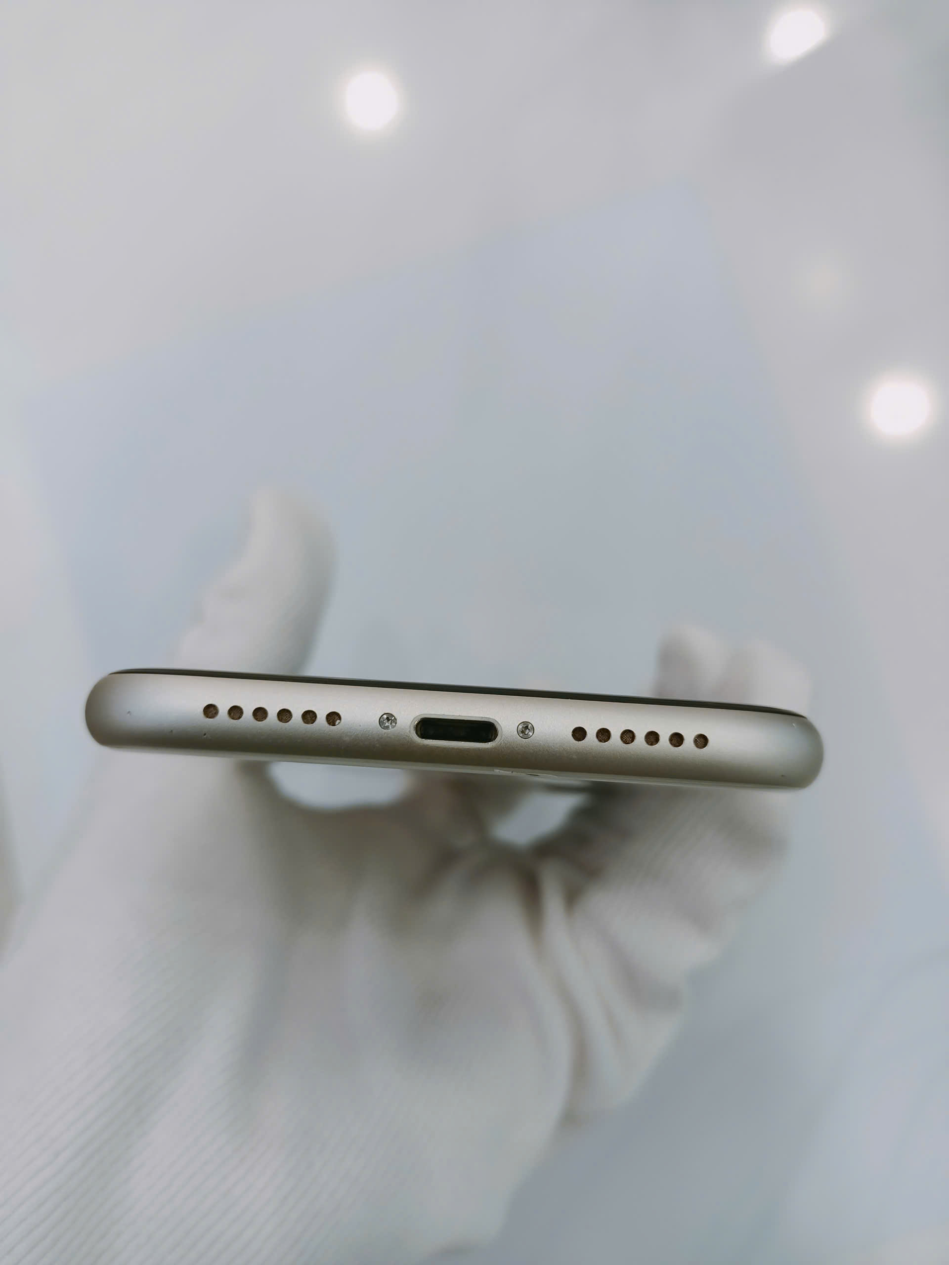 Iphone 11 64GB Cũ - White - 356869110824891 - IC1164W