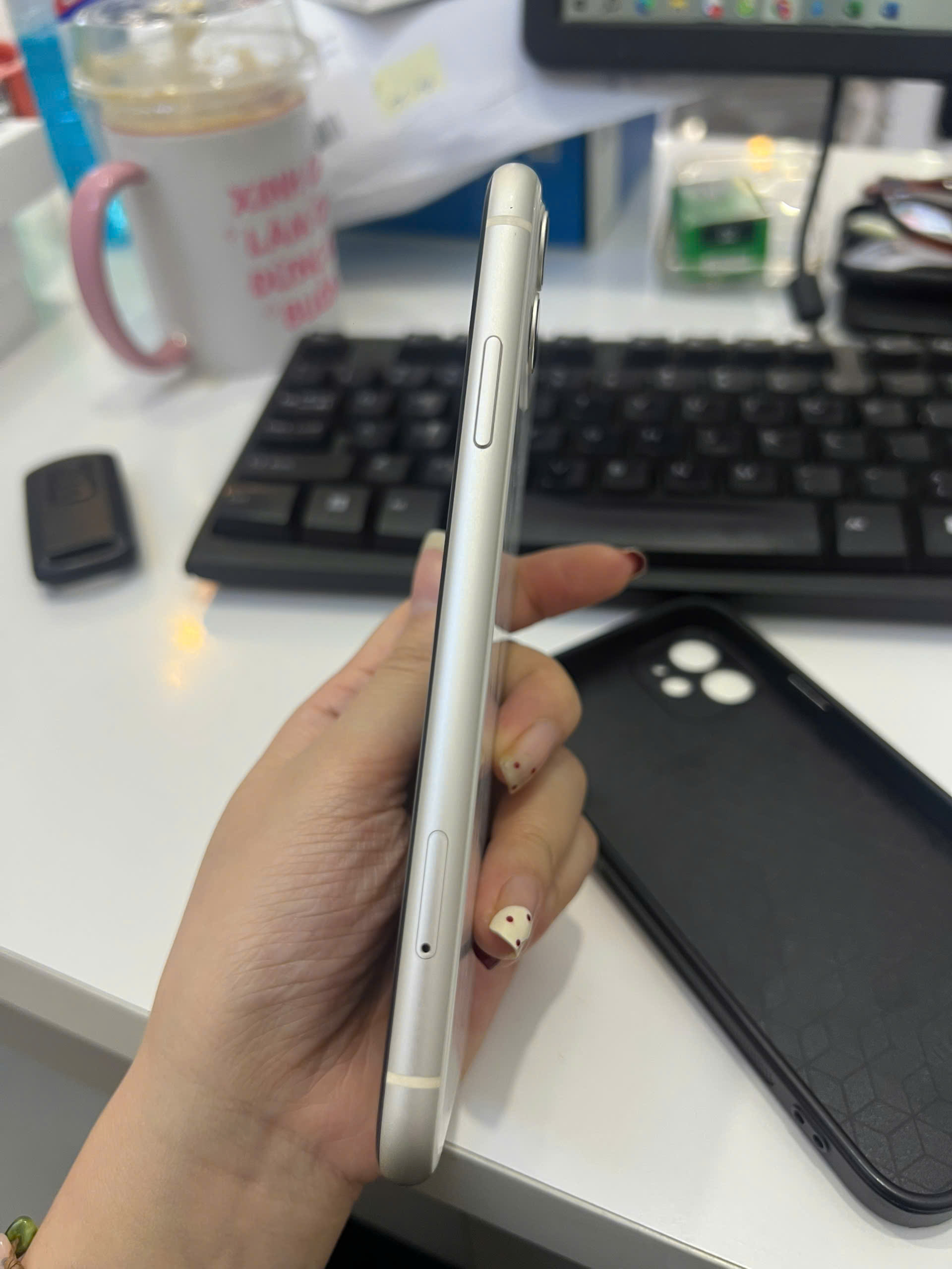 Iphone 11 128GB Cũ - White - HCVF21H9N73F - IC11128W