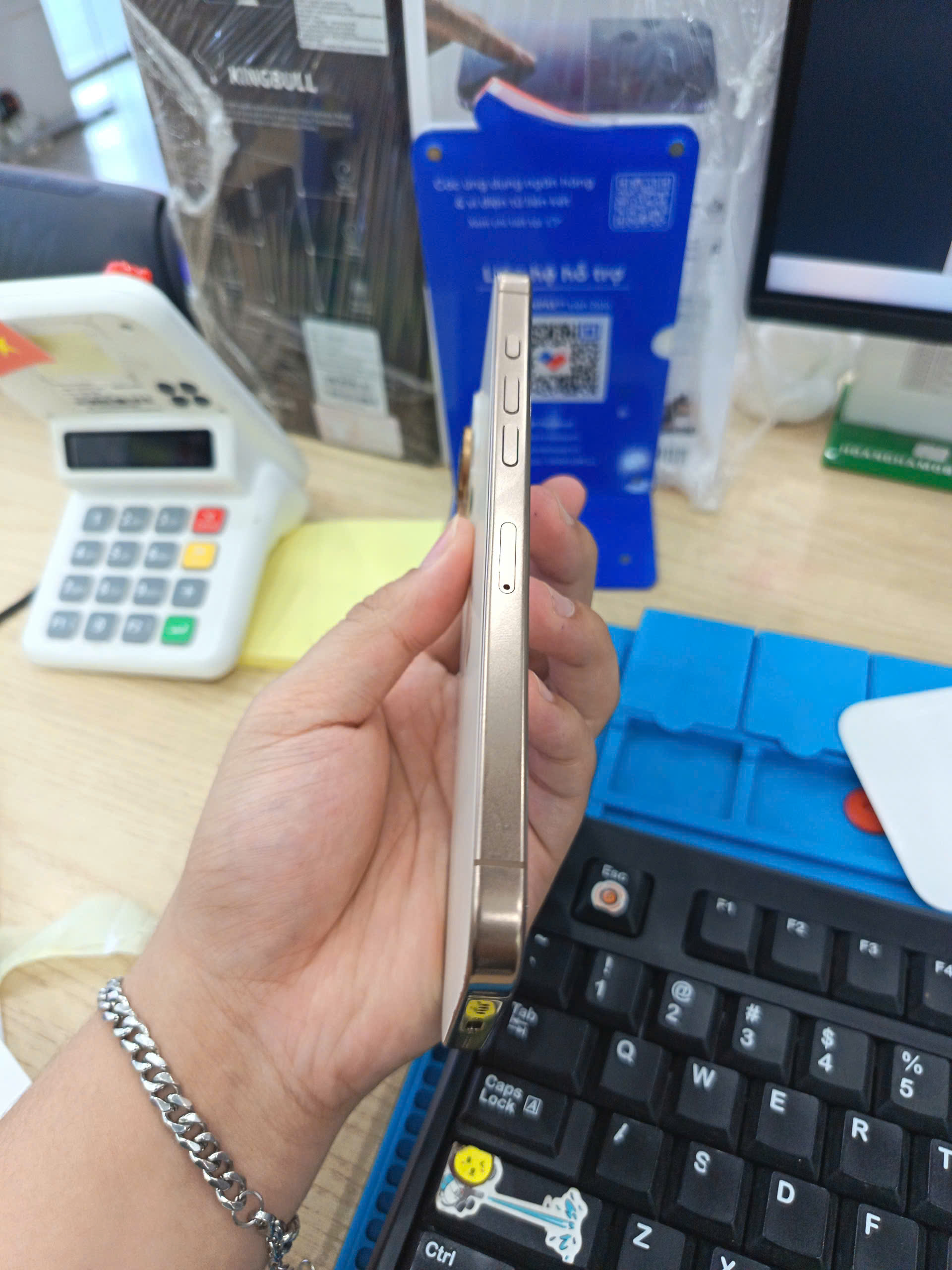 ĐTDĐ Apple iPhone 16 Pro Max 256GB - Cũ - 359922291494245 - IP16M256C