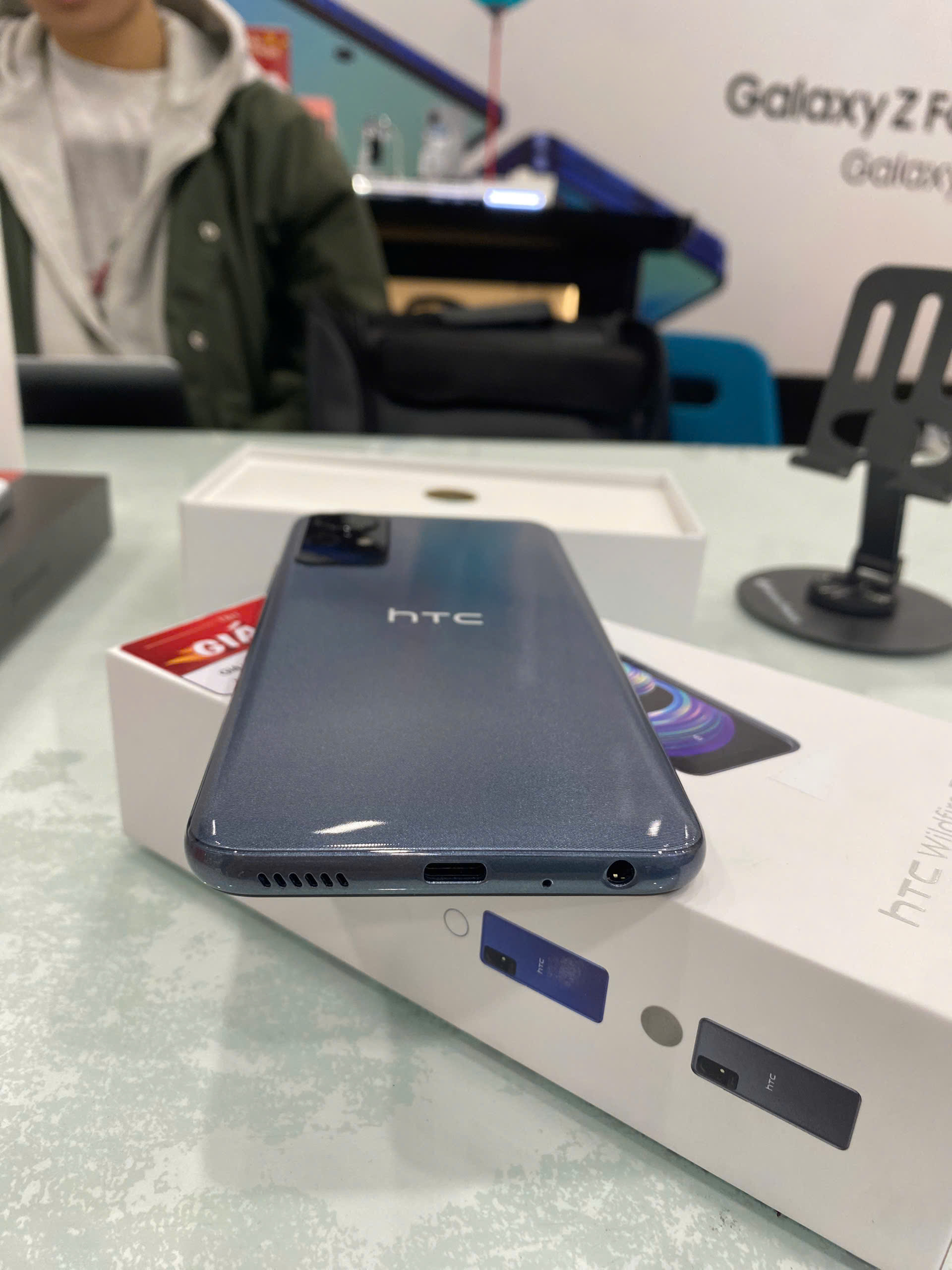 Điện thoại di động HTC Wildfire E3 lite 