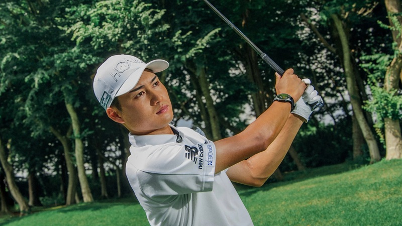 Màn hình AMOLED hiển thị màu sắc nét.