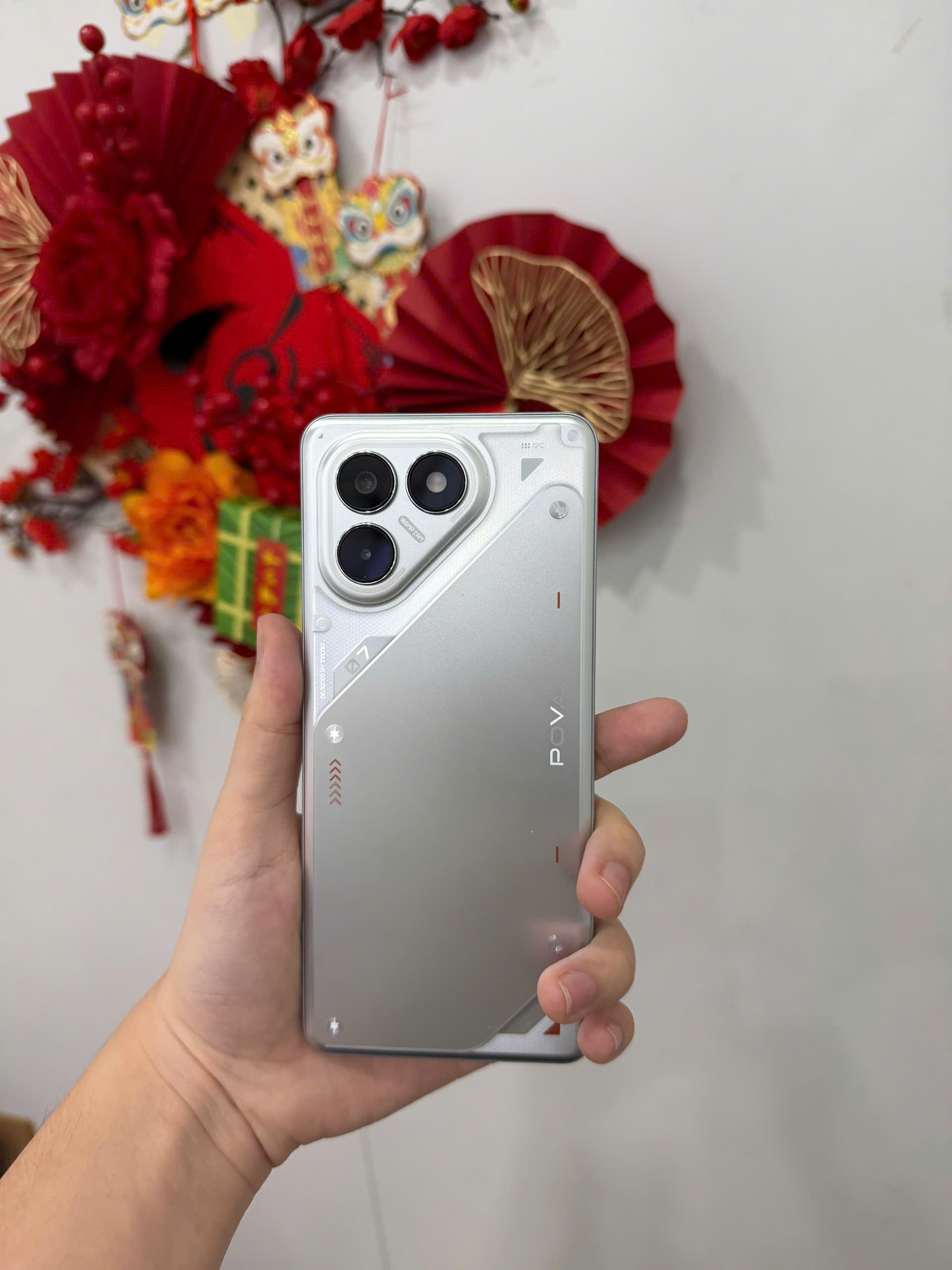 Điện thoại di động Tecno LJ6 (Tecno Pova 7) 128+8, màu Bạc Siêu Tốc