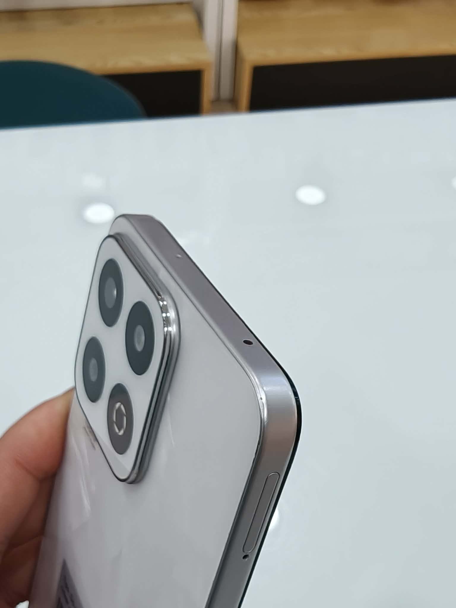 Điện thoại thông minh Honor X7c (8+256GB) Trắng