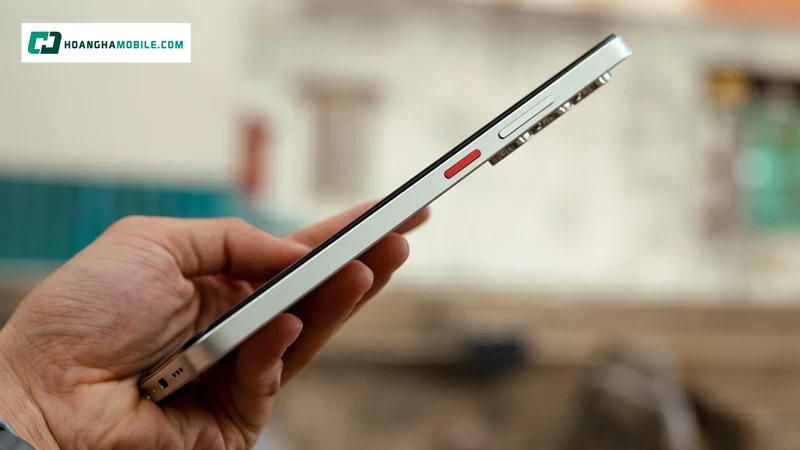 Viên pin dung lượng 6000mAh. Viên pin dung lượng 6000mAh.