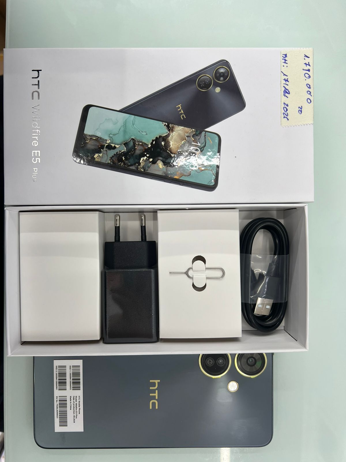 Điện thoại di động thương hiệu HTC Model Wildfire E5 Plus màu Xám (Grey) 