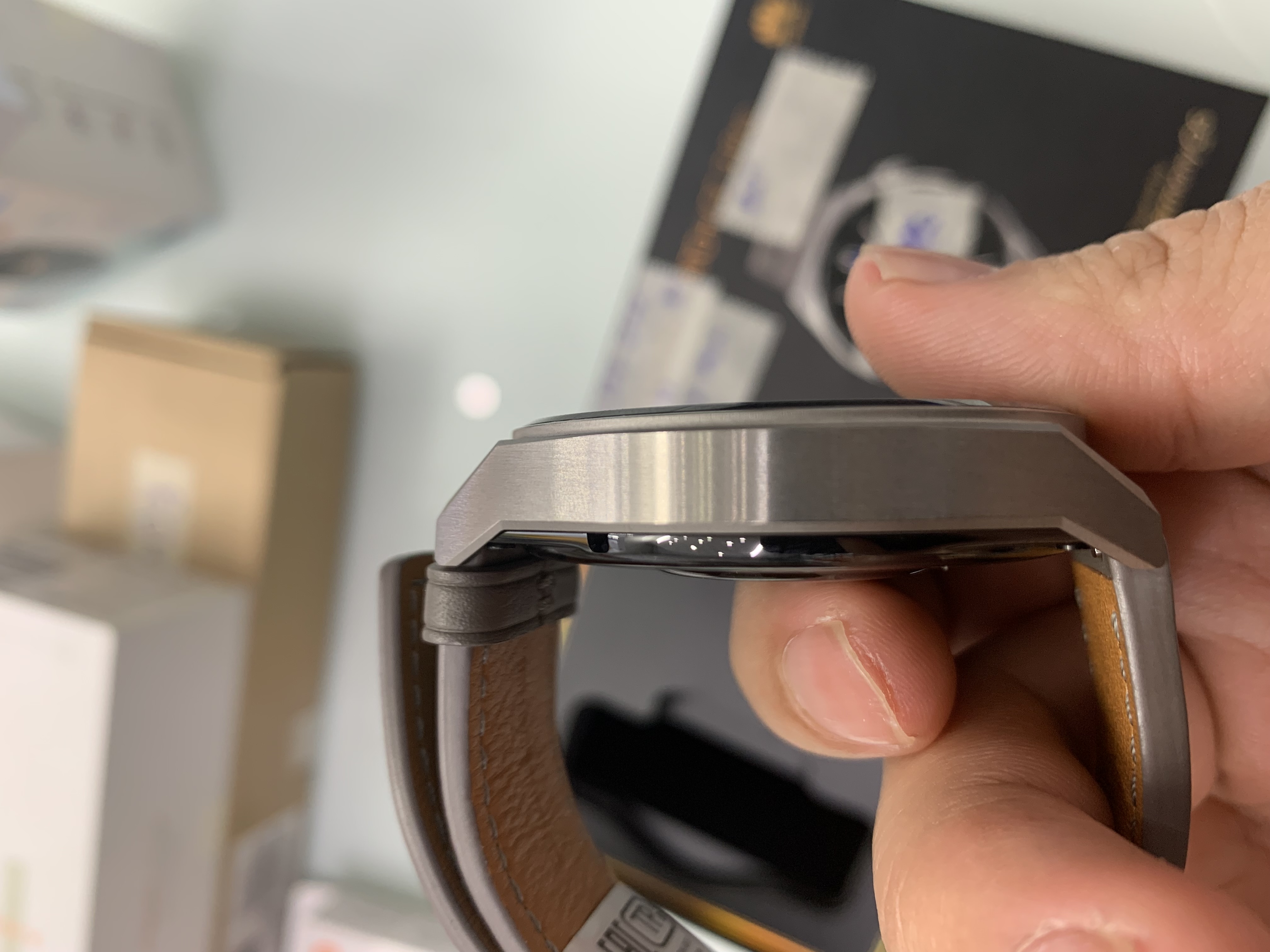 ĐHTM Huawei Watch GT3 Pro Classic Edition, ODN-B19, Dây Da Xám - Demo