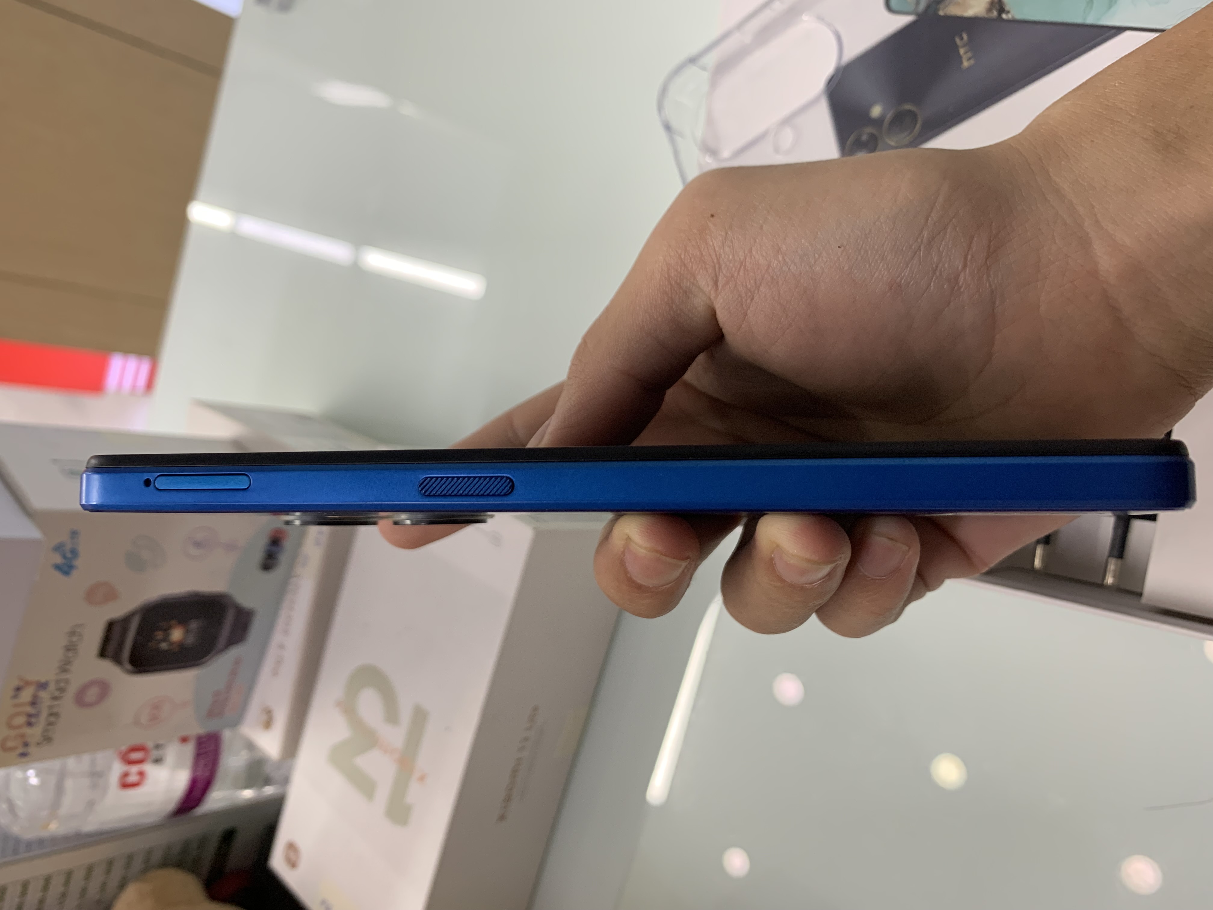 Điện thoại di động thương hiệu HTC Model Wildfire E5 Plus màu Xanh (Blue)