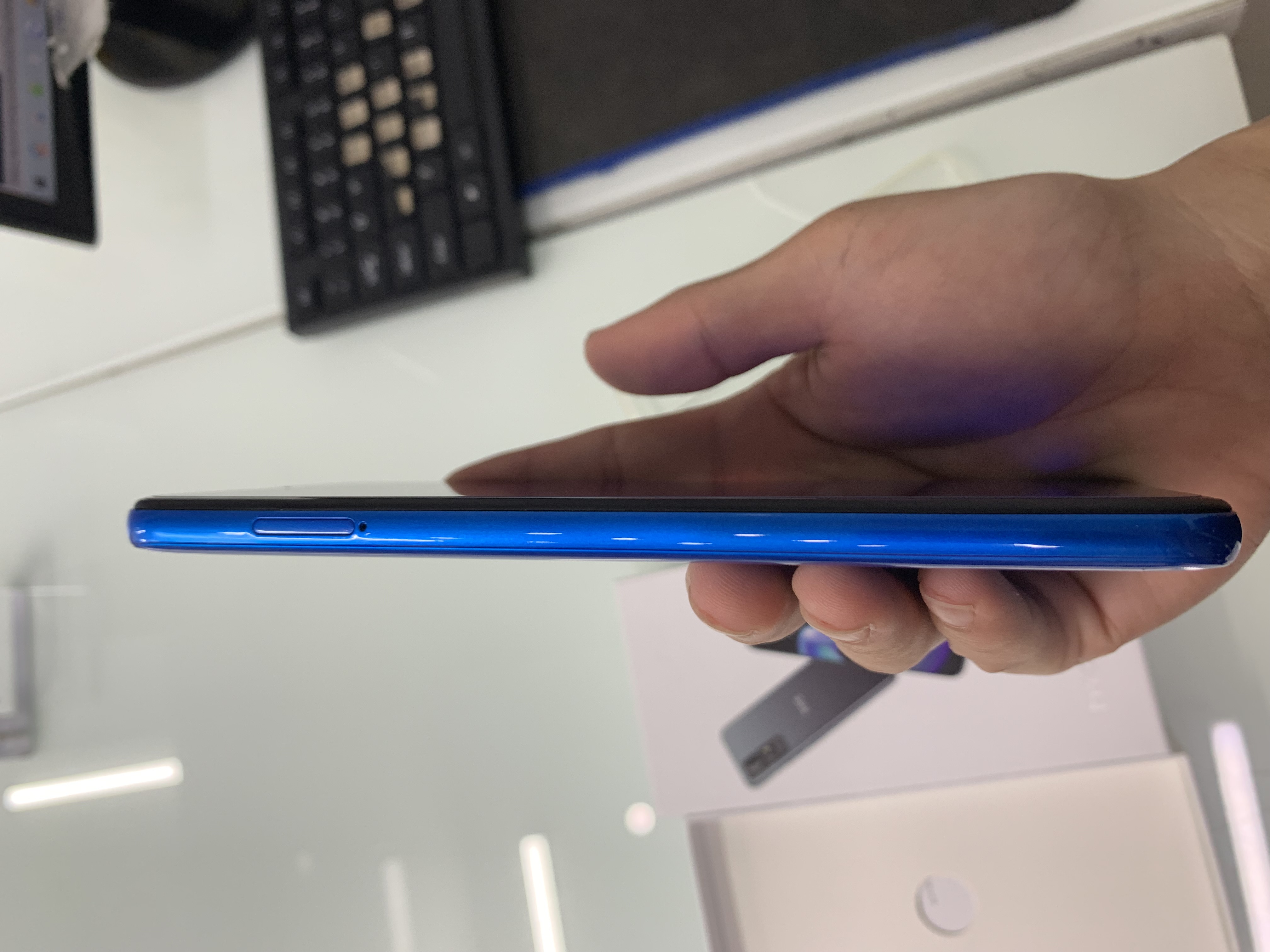 Điện thoại di động HTC Wildfire E3 lite (4GB/64GB) - Xanh (Blue)