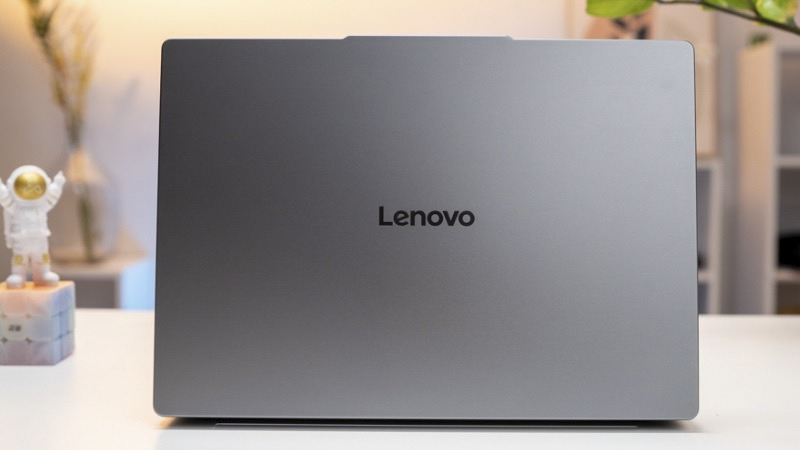 Thiết kế kim loại sang trọng, cao cấp.