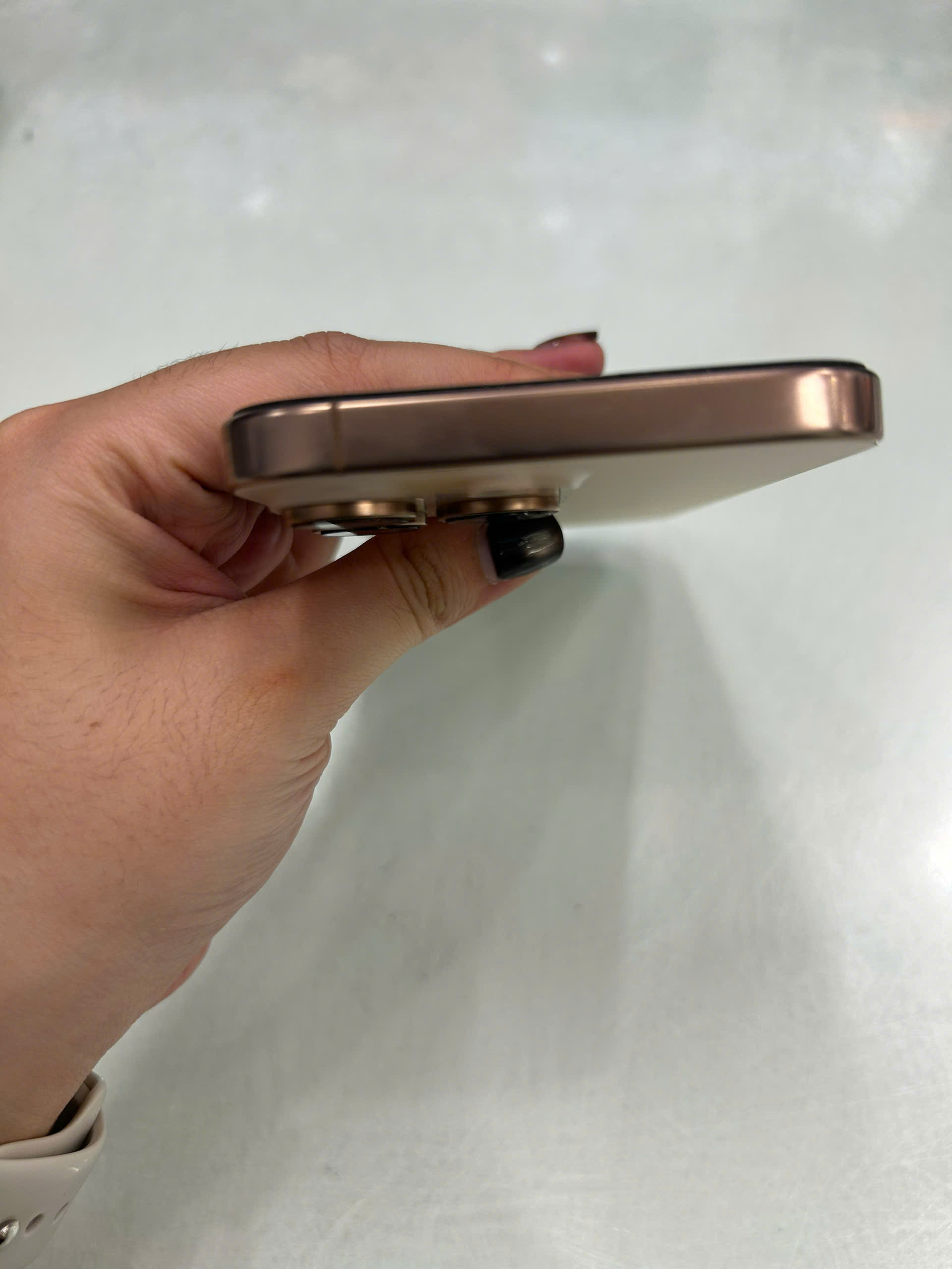 ĐTDĐ Apple iPhone 16 Pro Max 256GB Desert Titanium_MYWX3VN/A - Smqlhw7y43t - MYWX3VN