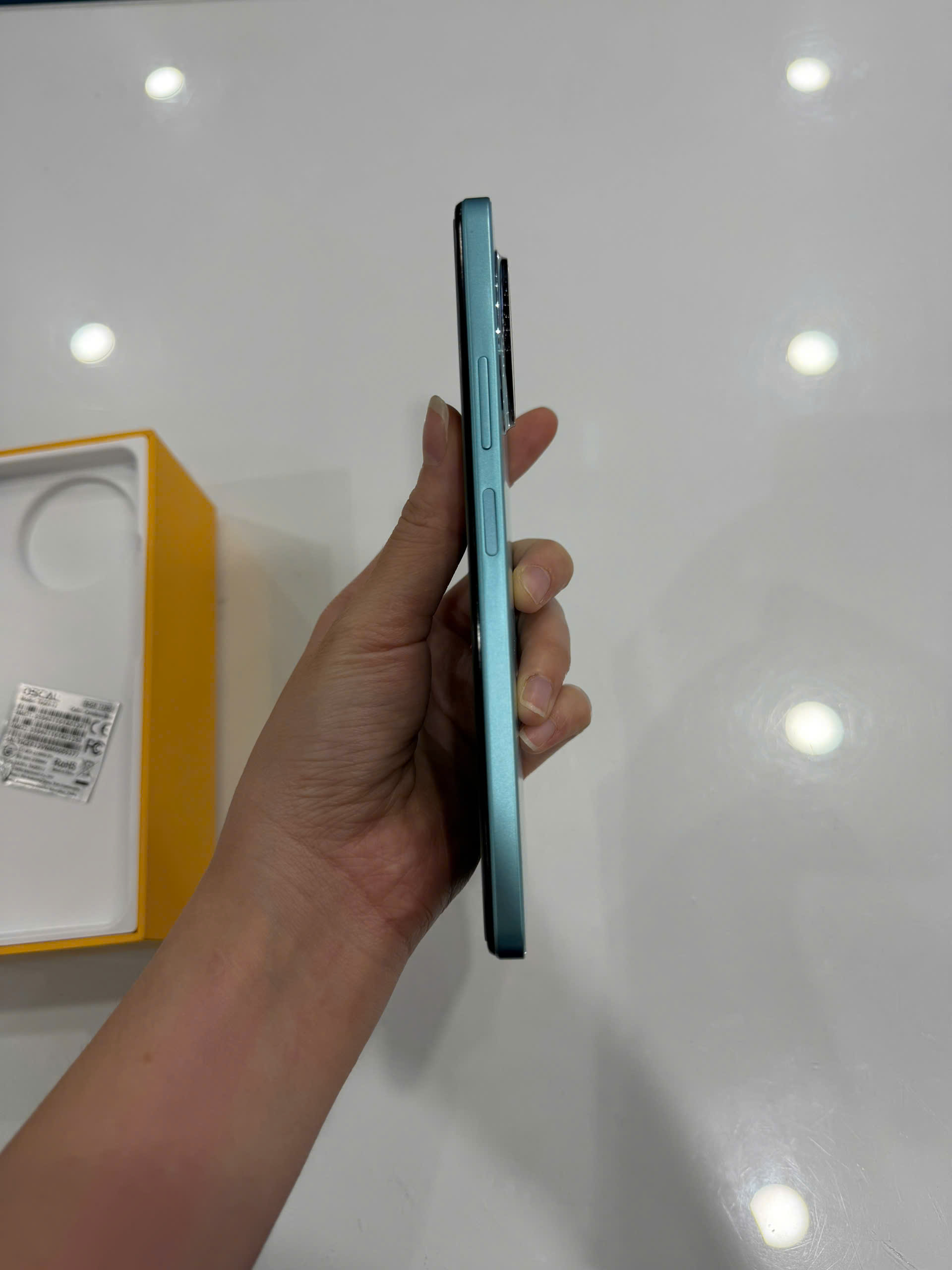 Điện thoại di động OSCAL TIGER 12 (8GB/128GB) - màu xanh (Cerulean Blue) - 359941191401241 - OSTI12B8