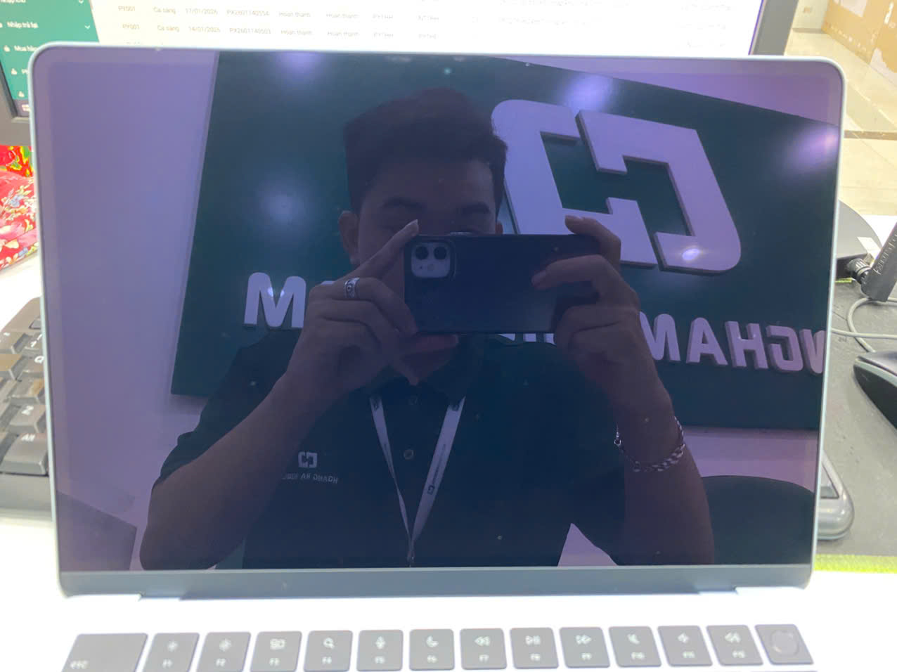 MacBook Air M4 13.6 inch 2025, 10CPU-8GPU, 16GB/256GB - Sky Blue - MC6T4SA/A - SLH7JGQDYLJ - MC6T4SA